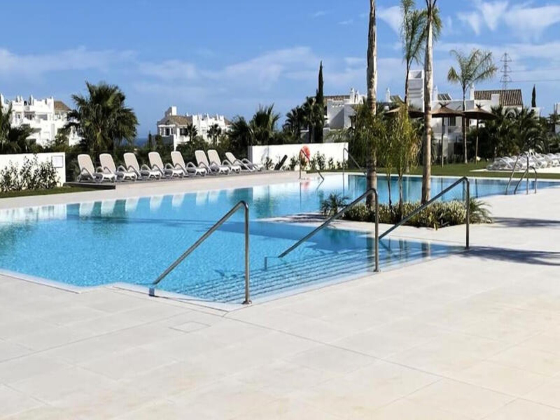 Modern Appartement aan de Kristalheldere Lagune van Casares, Costa del Sol - foto 35