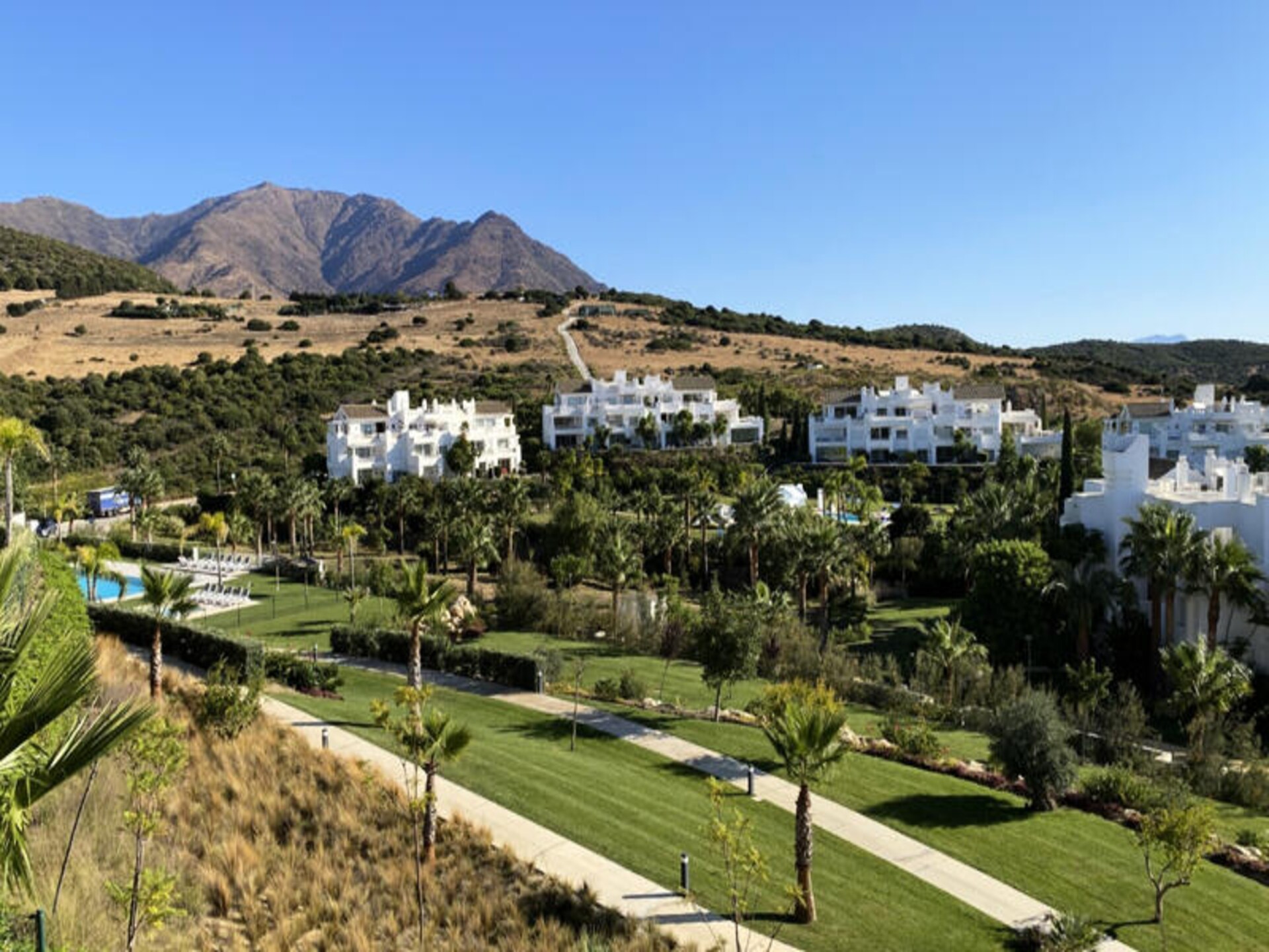 Modern Appartement aan de Kristalheldere Lagune van Casares, Costa del Sol - foto 43