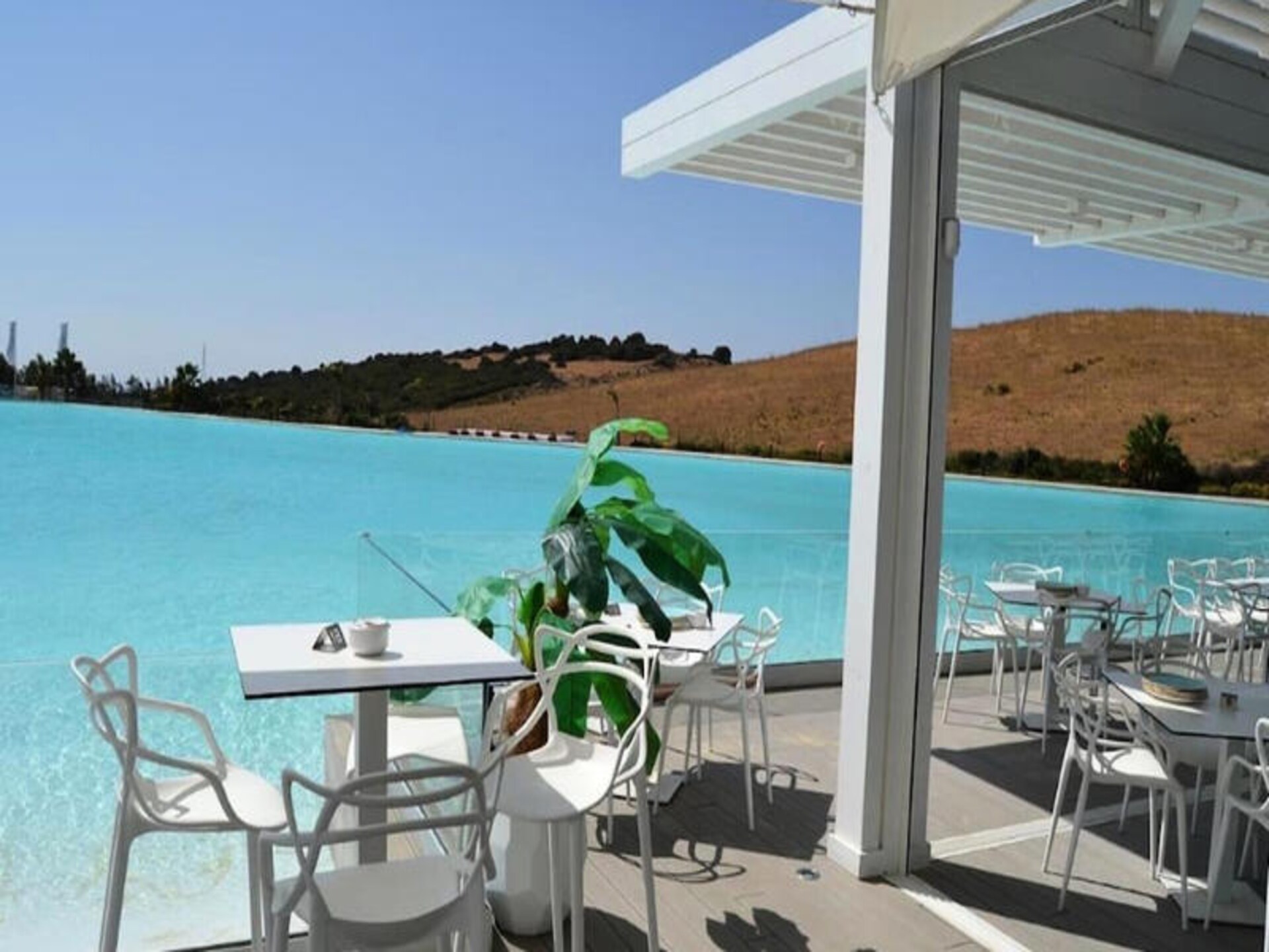 Modern Appartement aan de Kristalheldere Lagune van Casares, Costa del Sol - foto 46