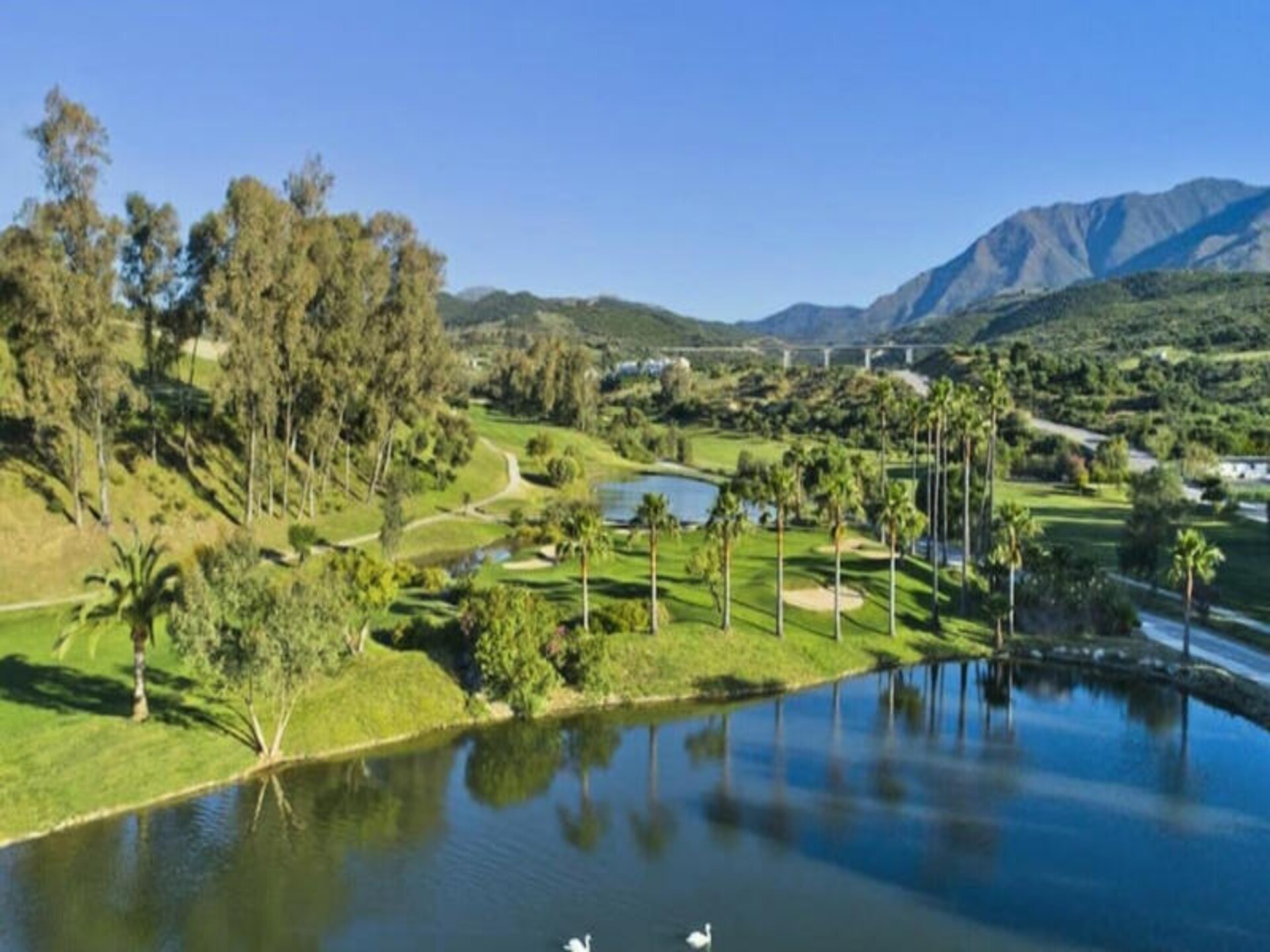 Modern Appartement aan de Kristalheldere Lagune van Casares, Costa del Sol - foto 51