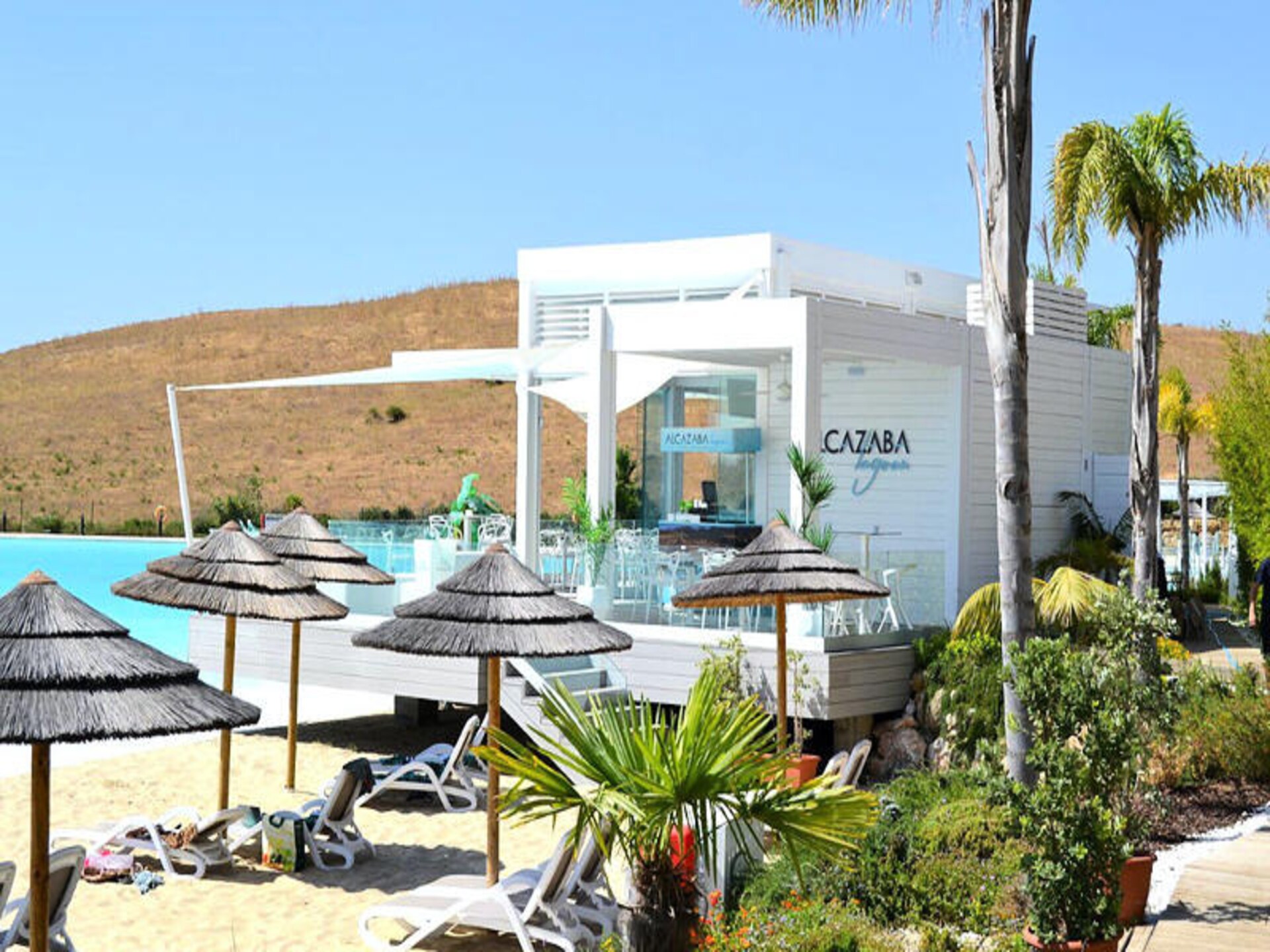 Luxe appartement aan kristalheldere lagune in Casares, vlakbij Marbella - foto 35