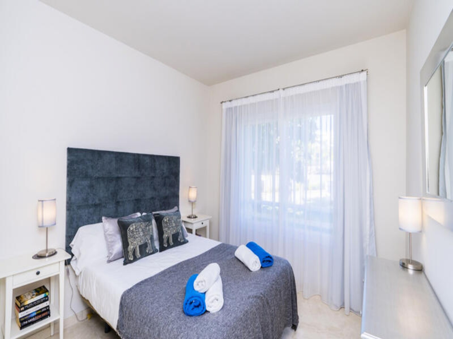 Modern appartement met privétuin en toegang tot kristalheldere lagune in Casares - foto 11