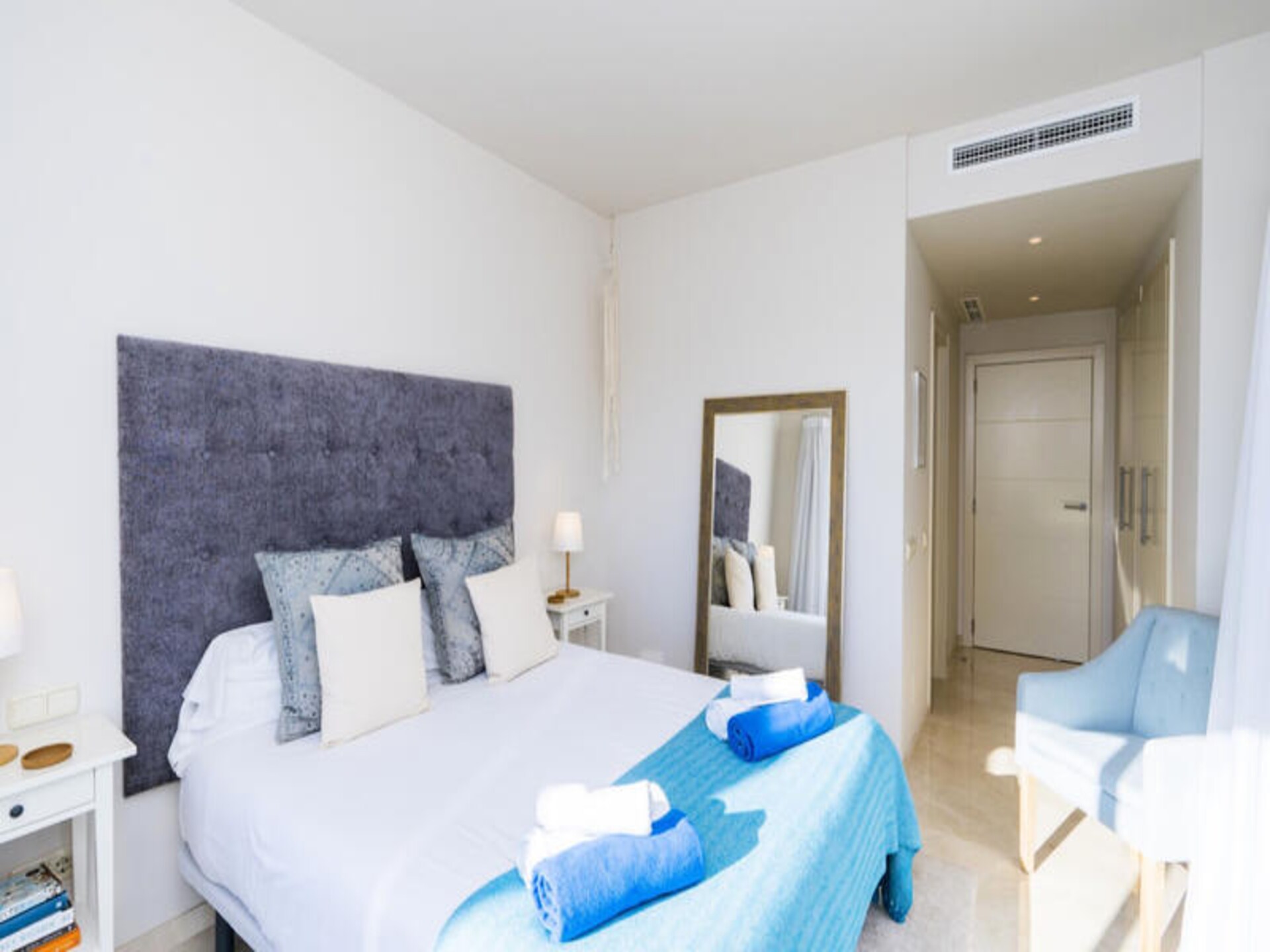 Modern appartement met privétuin en toegang tot kristalheldere lagune in Casares - foto 15