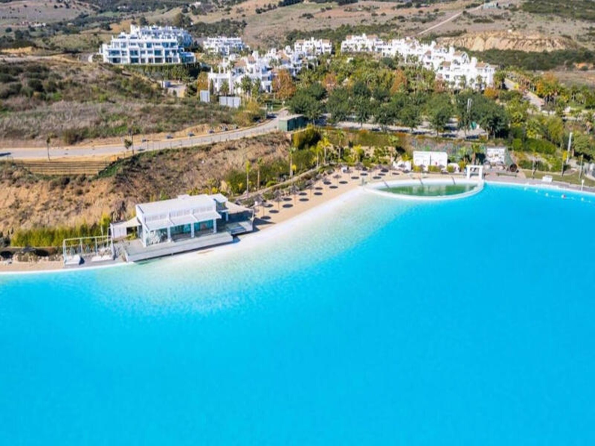 Modern appartement met privétuin en toegang tot kristalheldere lagune in Casares - foto 26