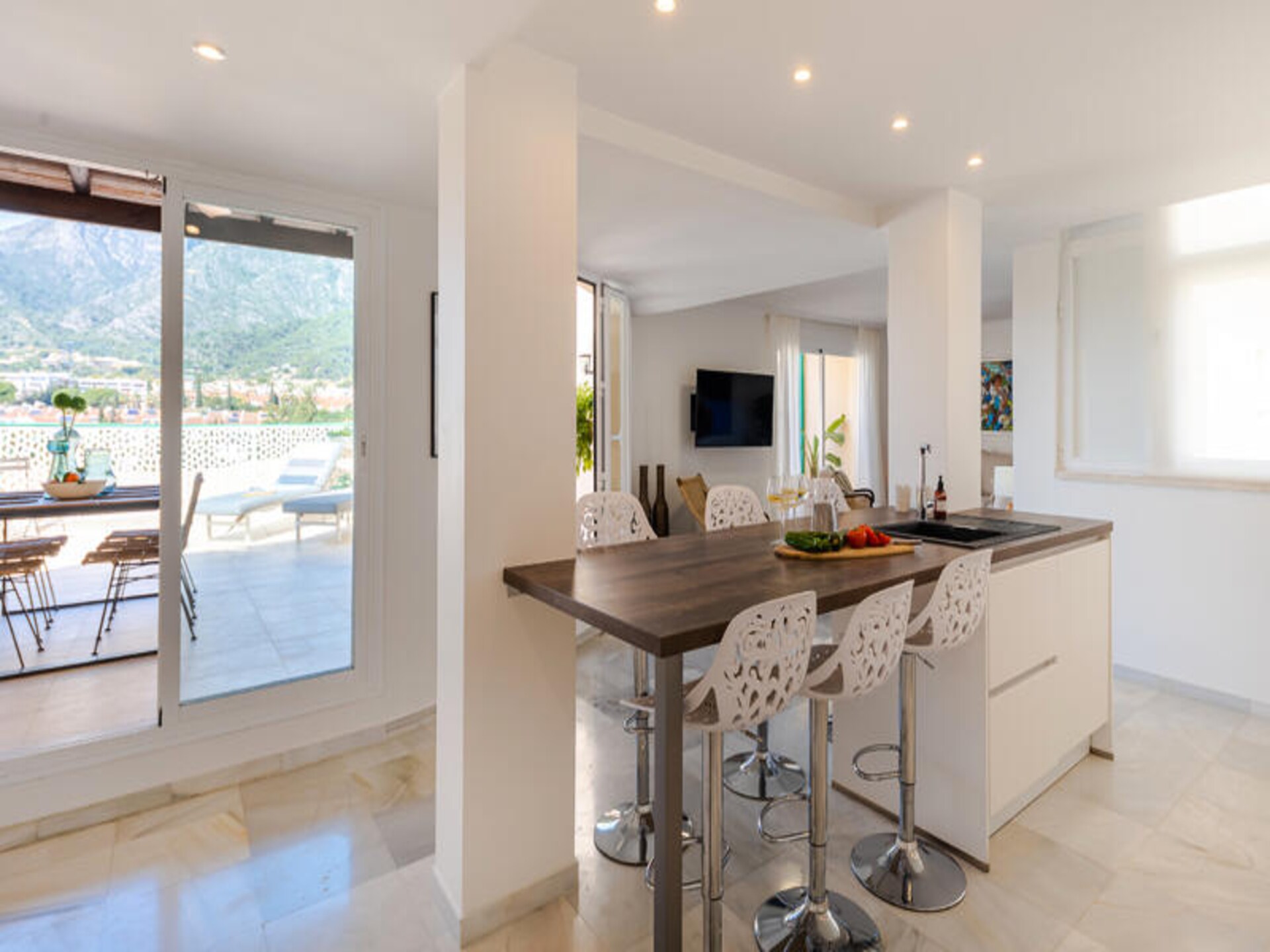 Modern appartement in centrum Marbella met privéterrassen en zicht op La Concha - foto 14