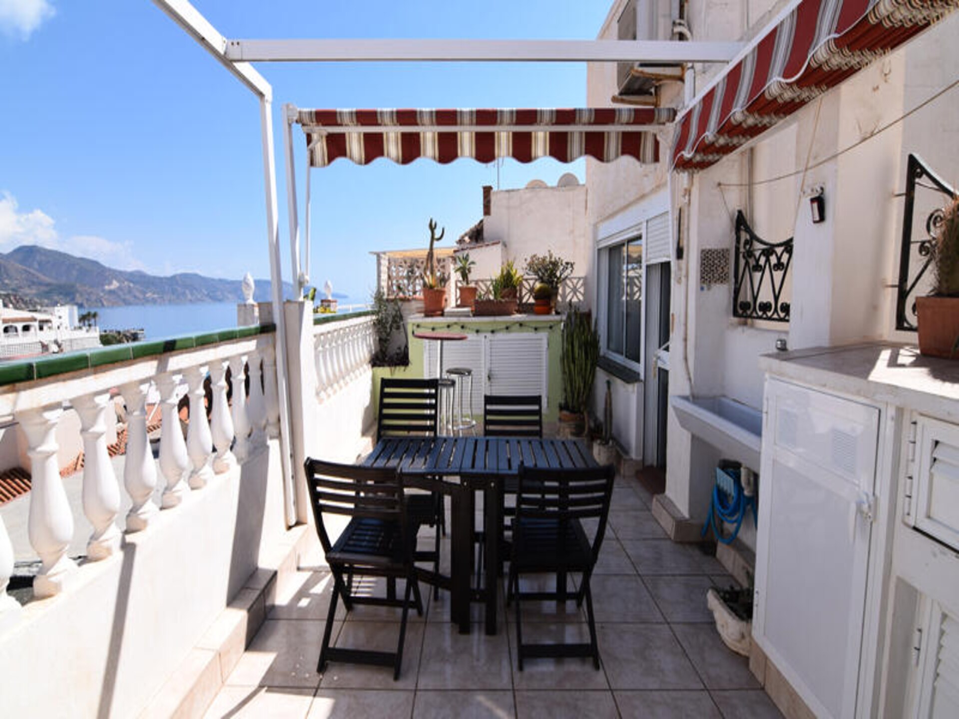 Zonnig appartement met panoramisch zeezicht en privéterras in Nerja - foto 4
