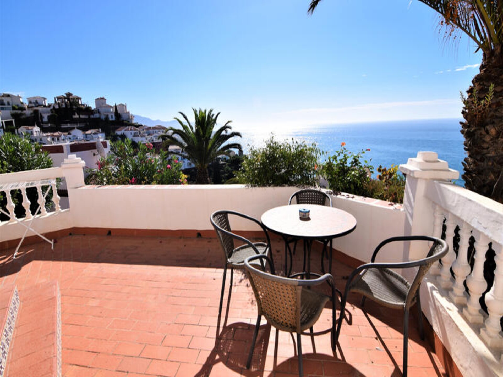 Heuveltop appartement met panoramisch zeezicht en zwembad in Nerja - foto 13