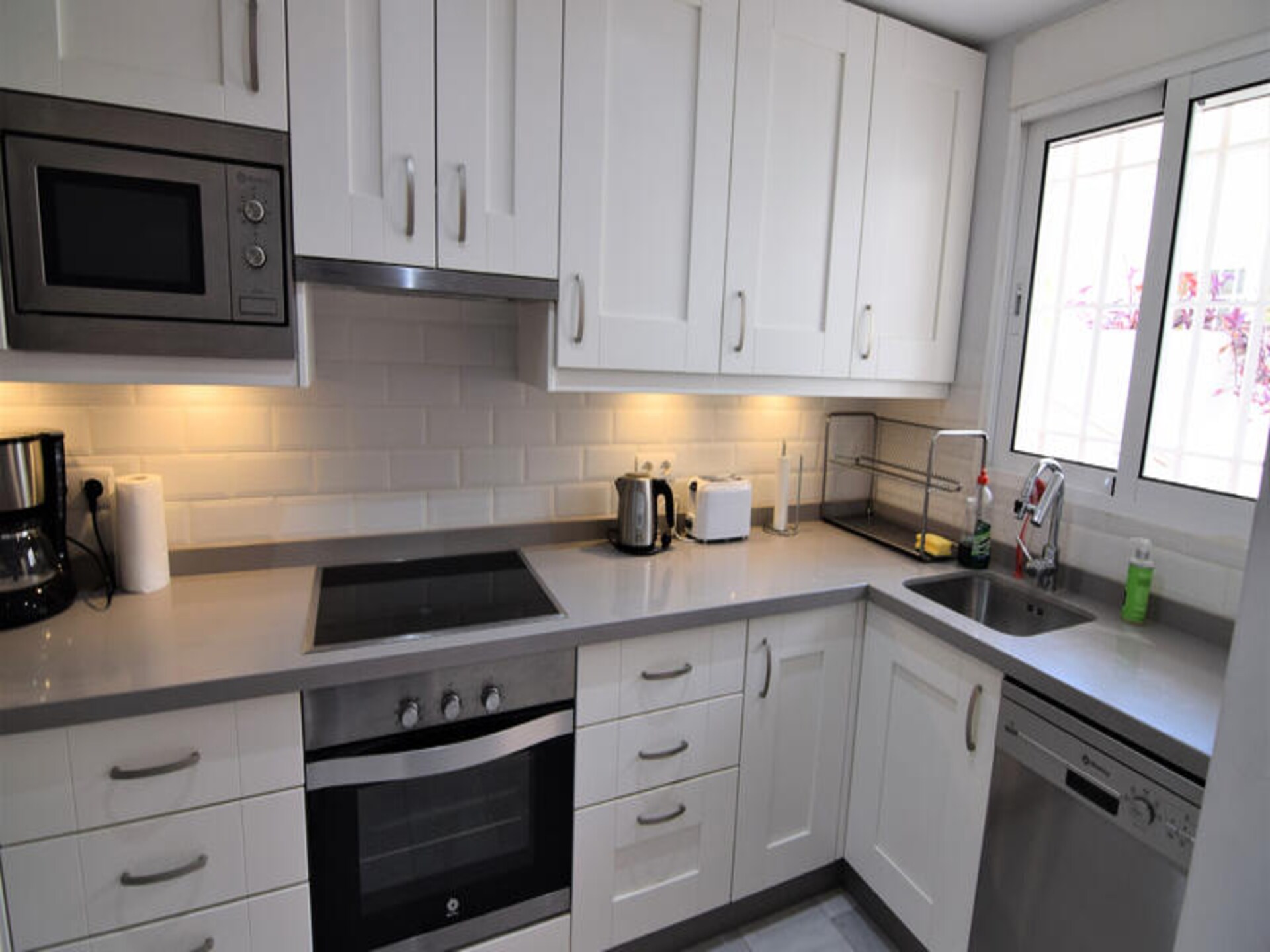 Stylish appartement in hartje Nerja, 50m van strand Playa Torrecilla - foto 16