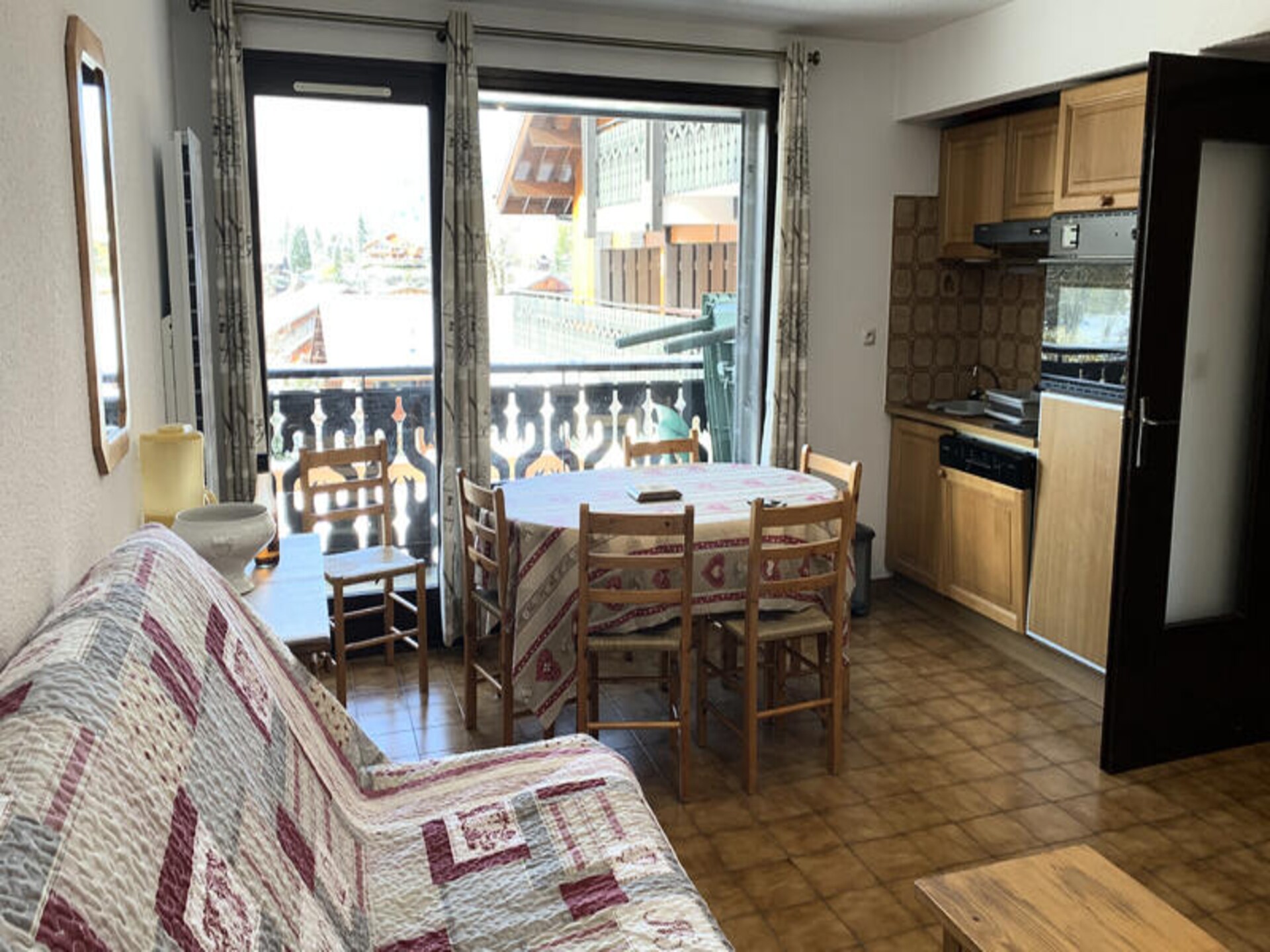Knusse studio in Les Carroz, 100m van dorpsplein met balkon op westen - foto 3