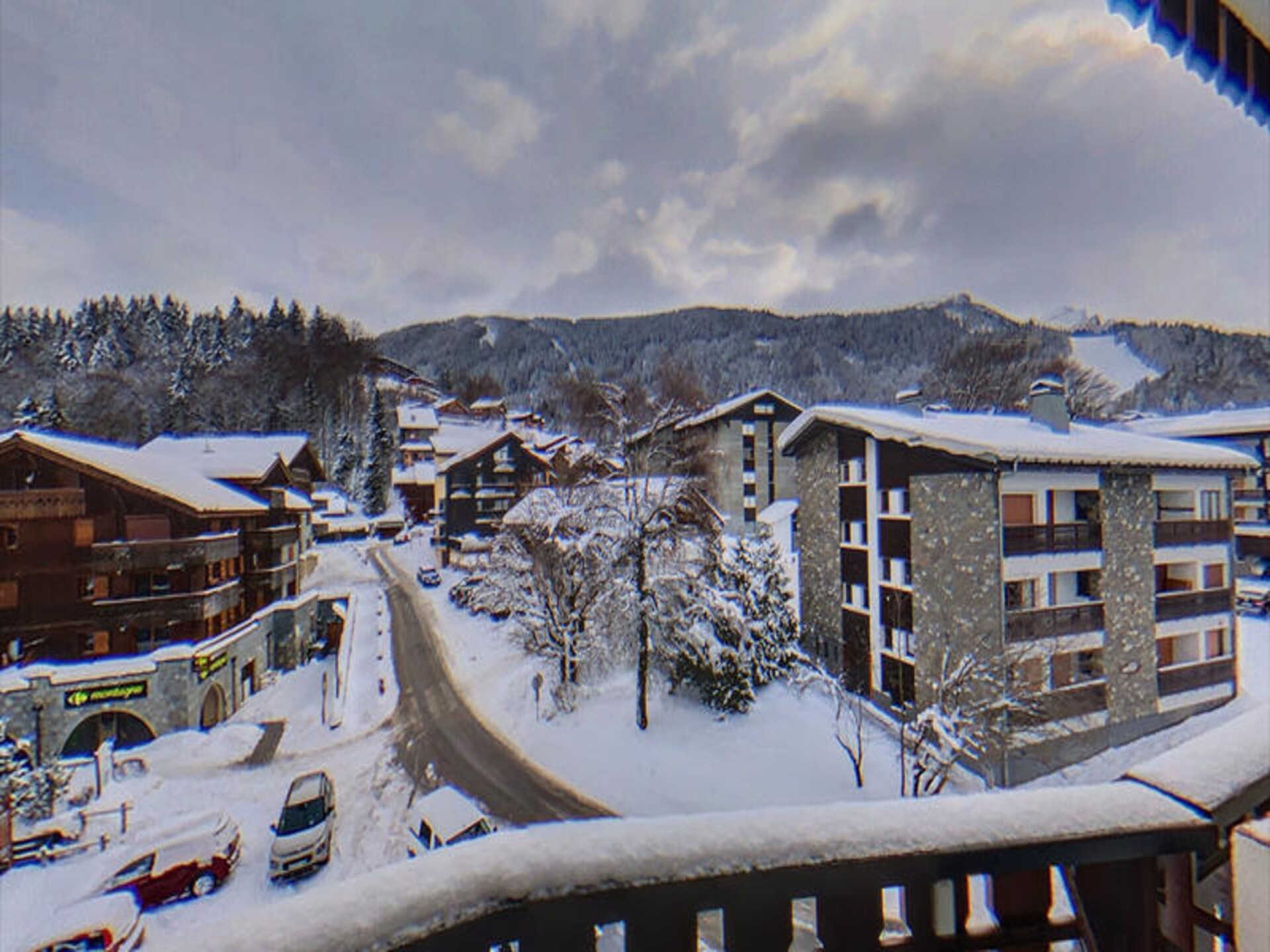 Knusse studio in Les Carroz met balkon en zicht op de pistes - foto 1