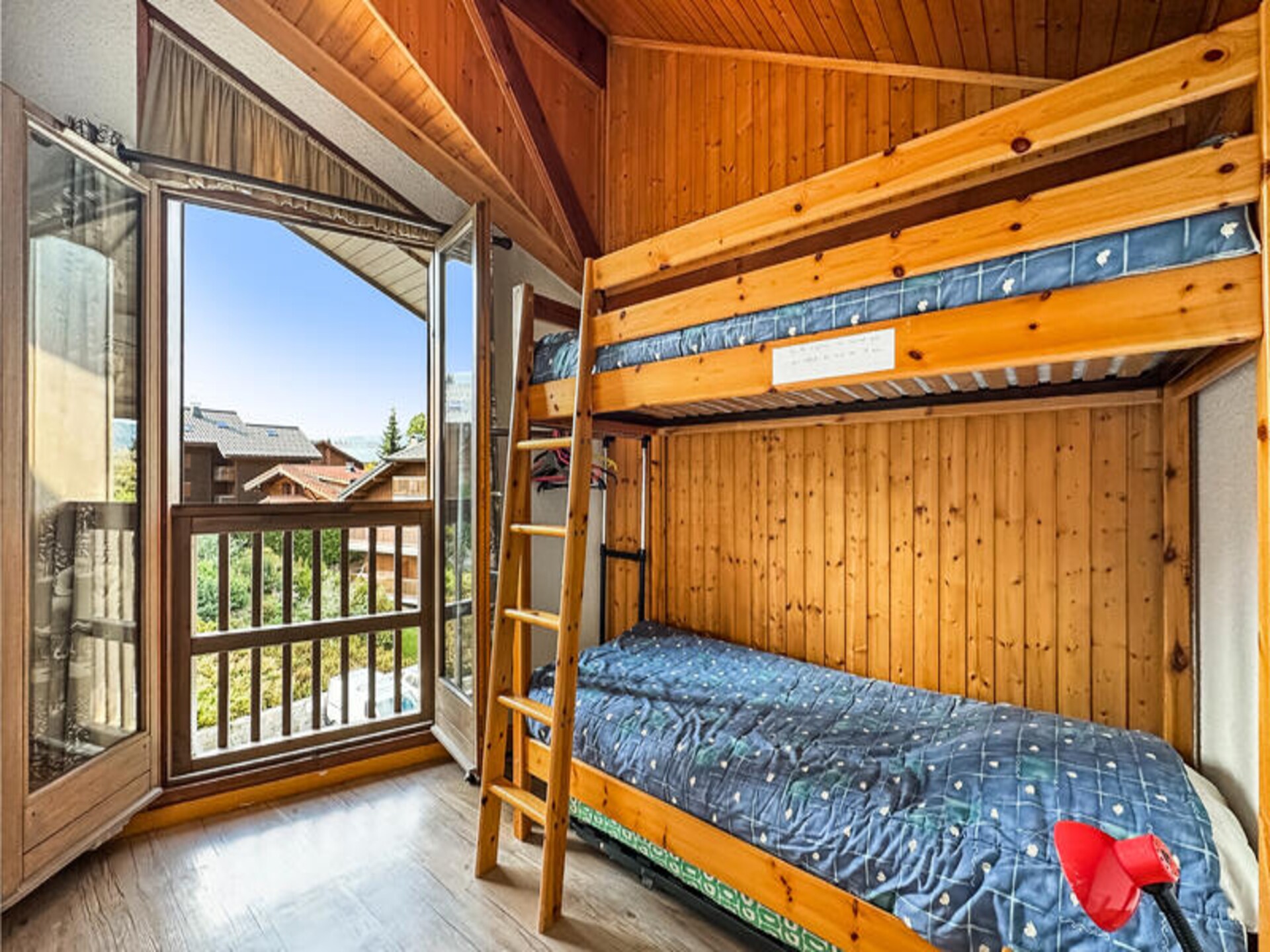 Authentiek duplexappartement in het hart van Les Carroz, vlakbij de piste - foto 7
