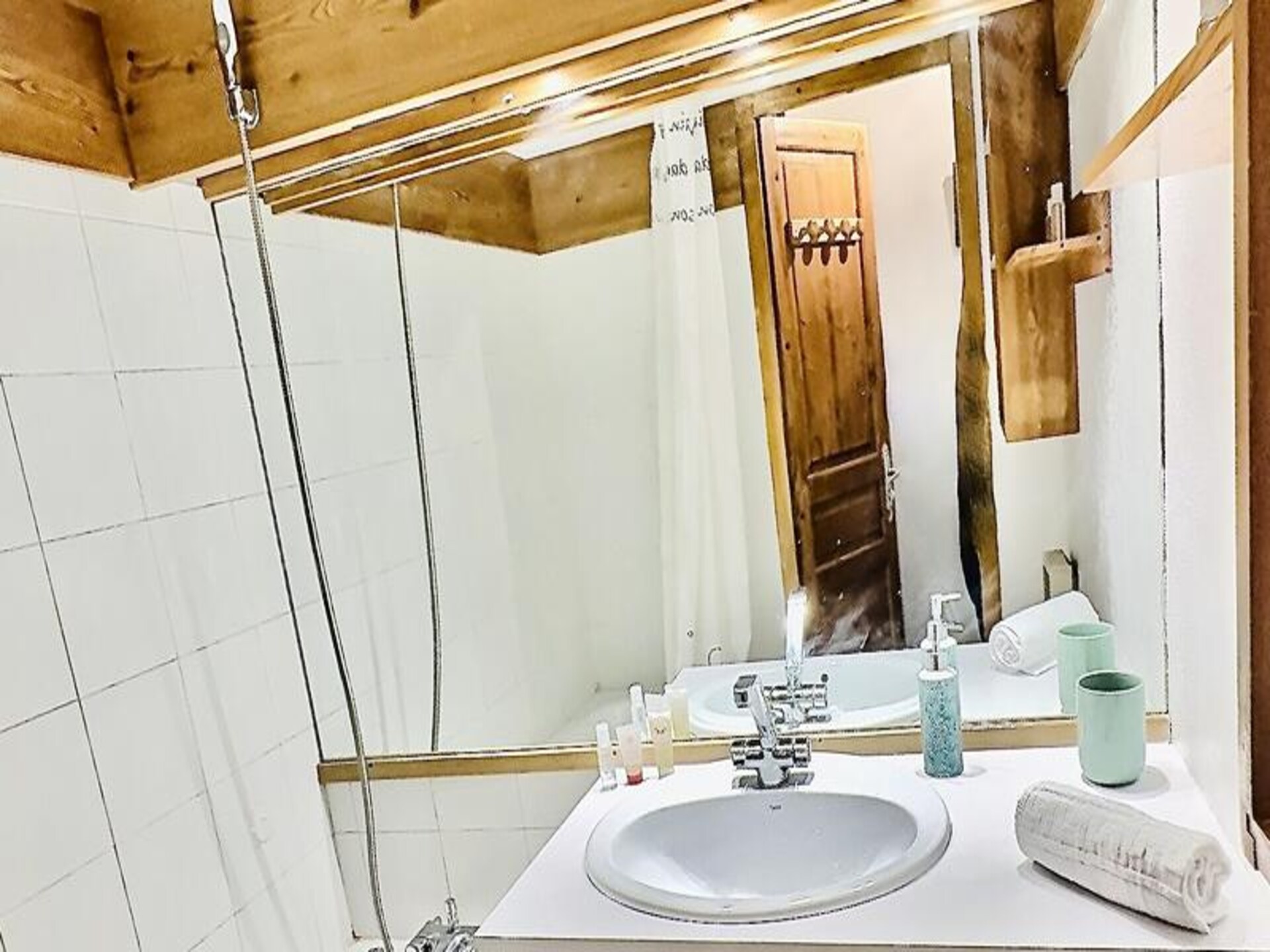 Appartement 6 pers. in Val d'Isère, direct aan de hoofdstraat met balkon op het westen - foto 12