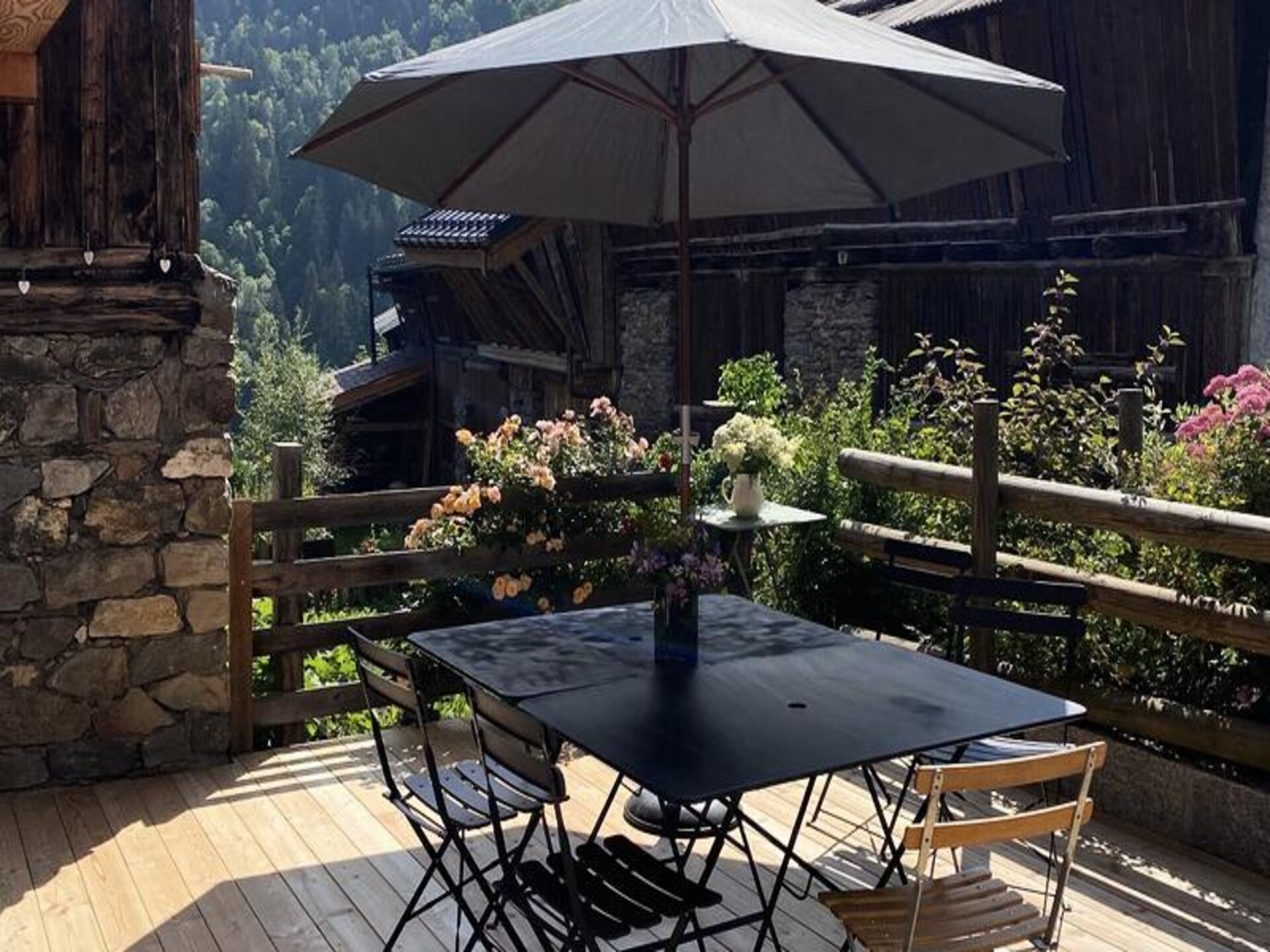 Authentiek chalet in Les Allues: 120m², 3 slaapkamers, dichtbij piste - foto 2