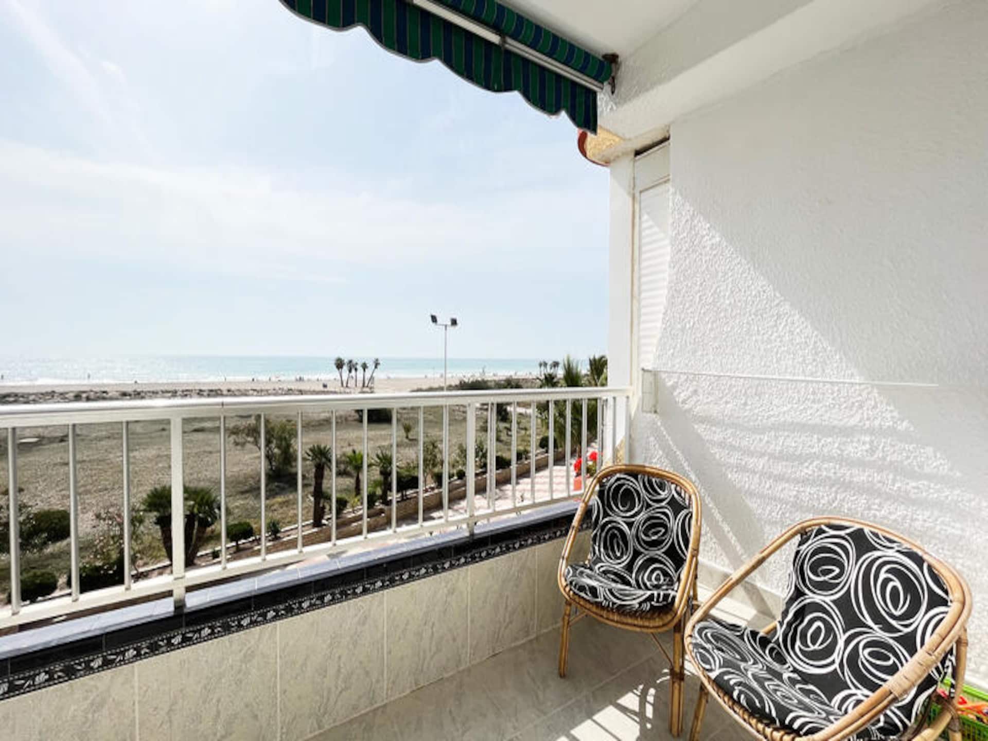 Appartement aan zee in Canet d'En Berenguer met panoramisch uitzicht op 20 meter van strand - foto 8