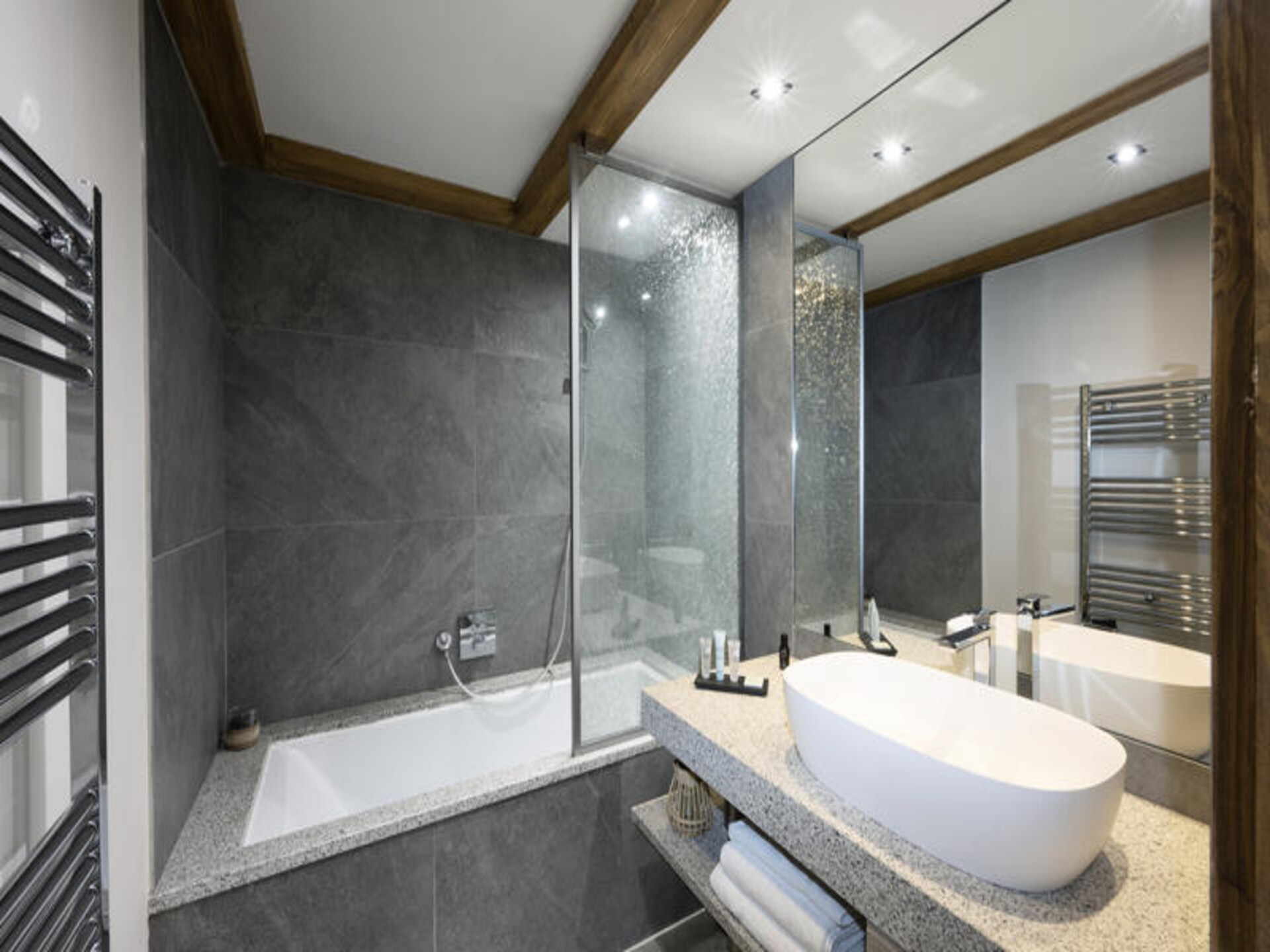 Appartement op de piste in Les Saisies met zwembad, spa en balkon - foto 17