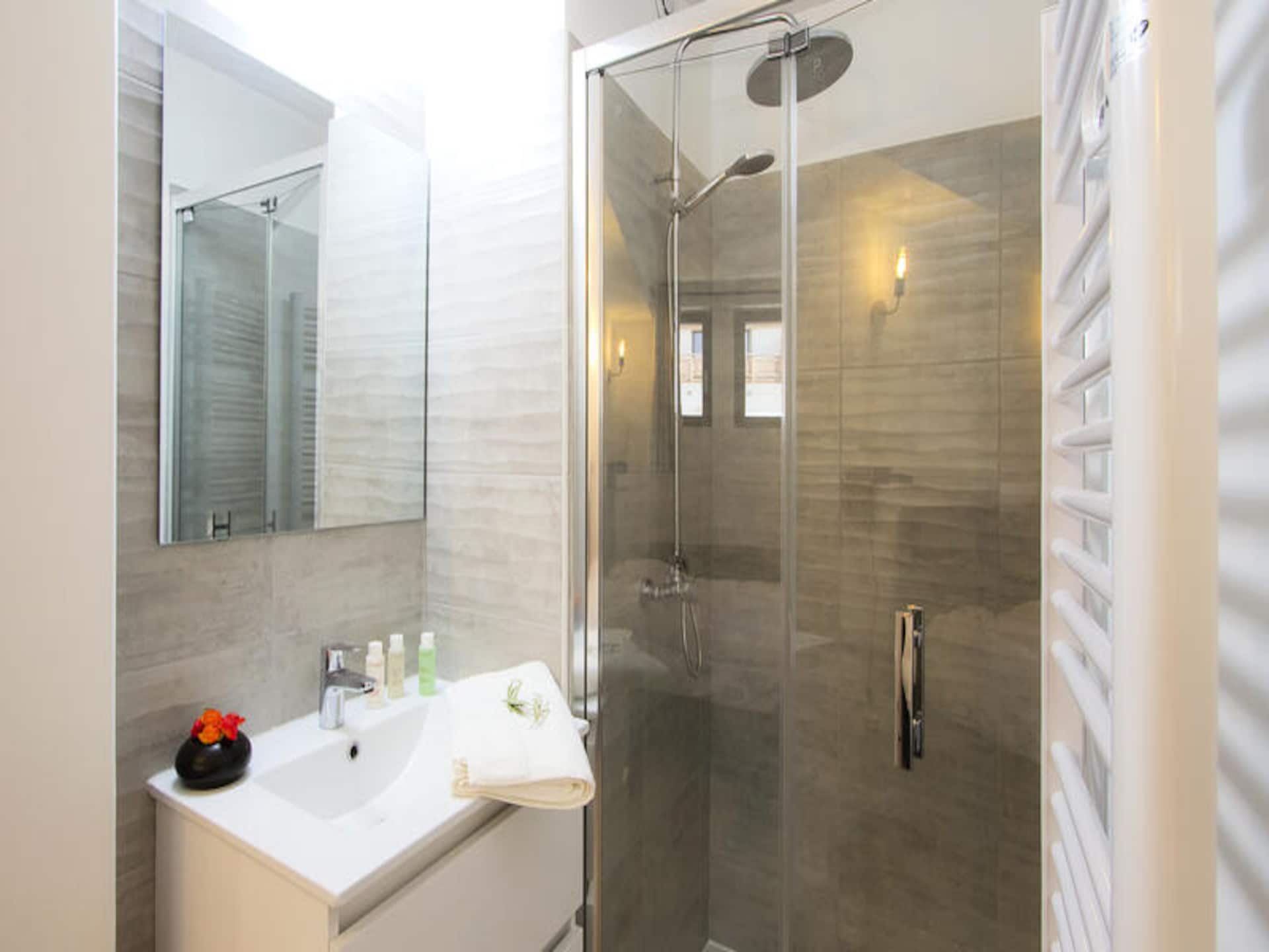 Ruim 5-kamerappartement op de piste in Vénosc met zuidbalkon - foto 12