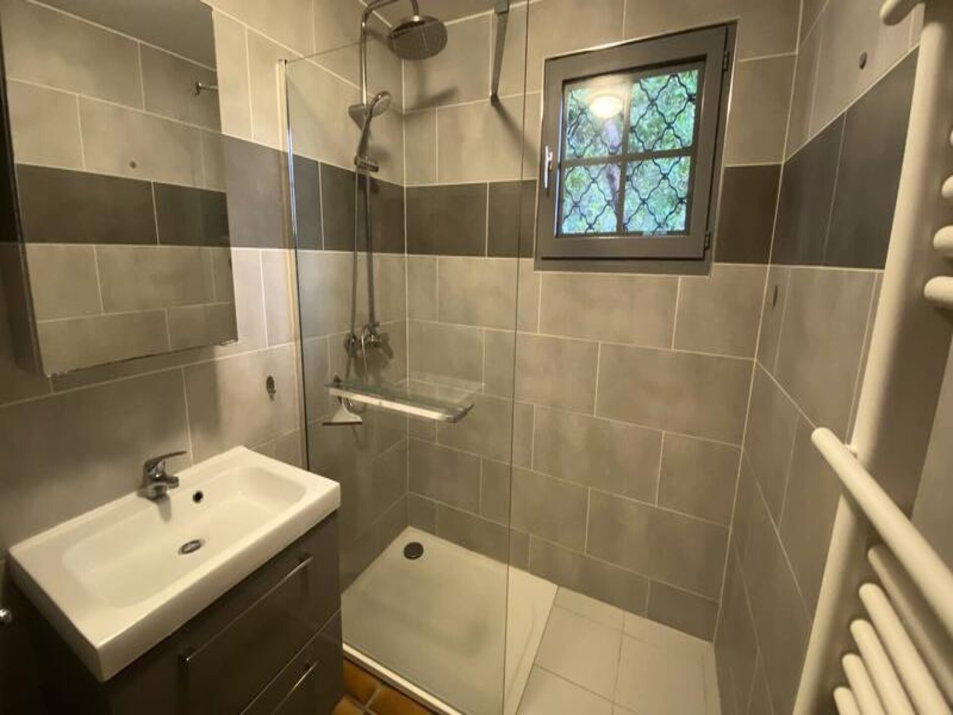 Ruim appartement voor 7 met tuin en 4 slaapkamers in Soulac-sur-Mer - foto 15