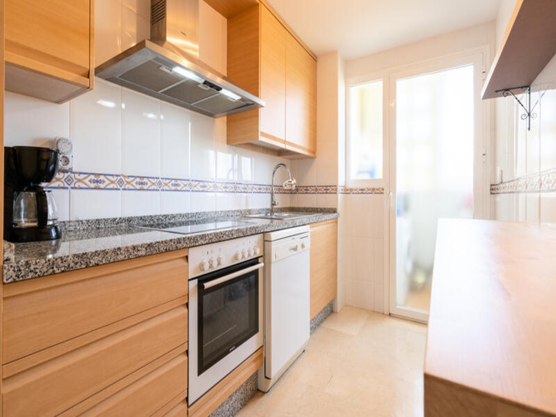 Licht appartement met gemeenschappelijk zwembad en tuin, vlakbij de stranden van de Costa del Sol - foto 11