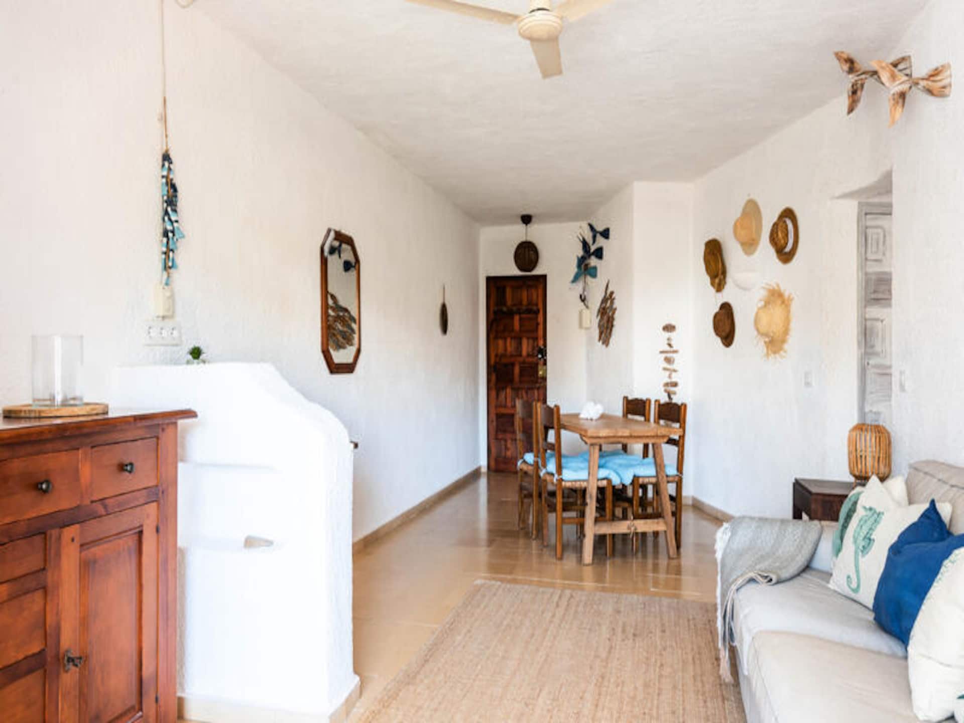 Appartement aan zee met terras en uitzicht op de kliffen van Cala Morell - foto 13