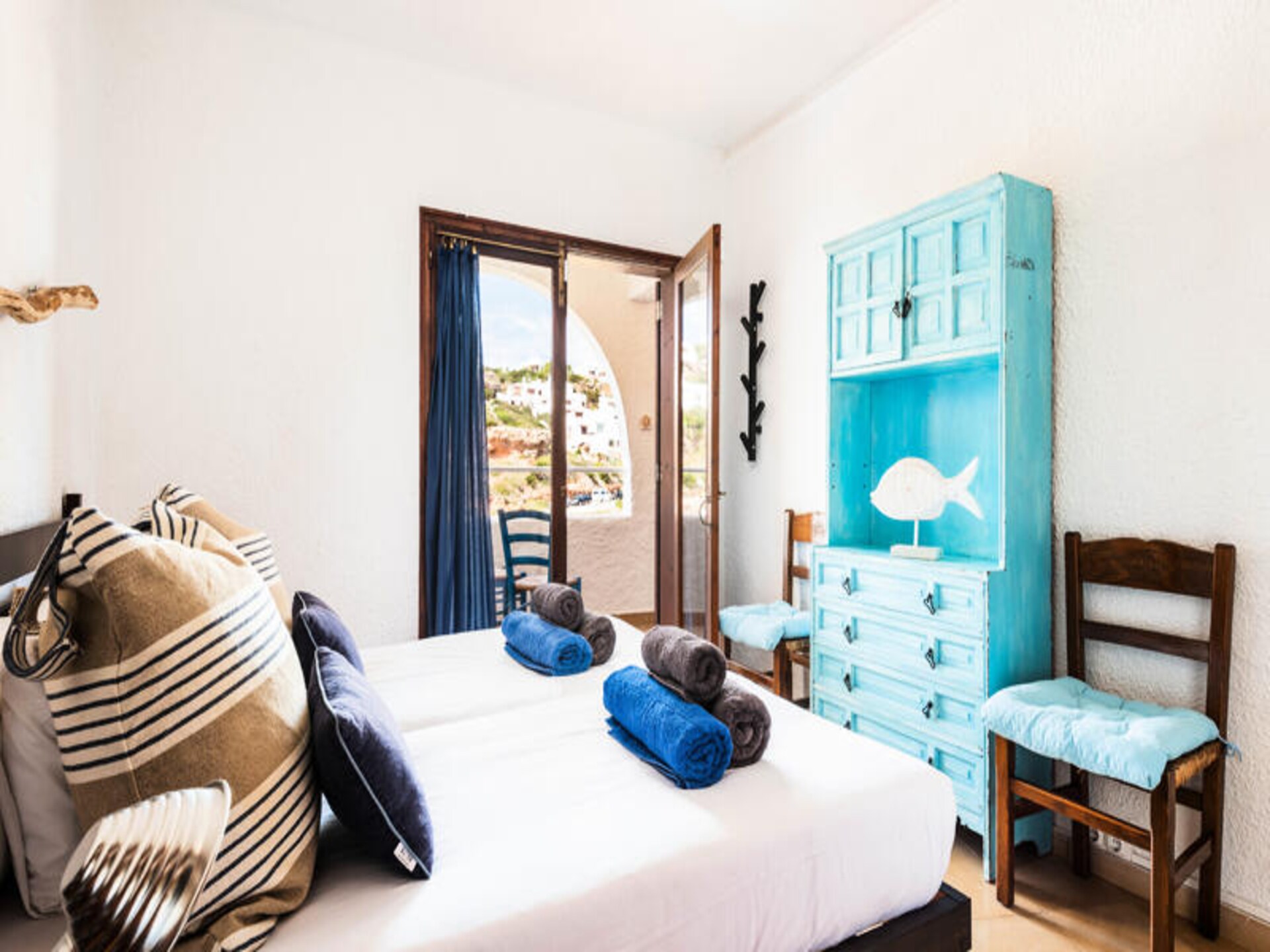Appartement aan zee met terras en uitzicht op de kliffen van Cala Morell - foto 14