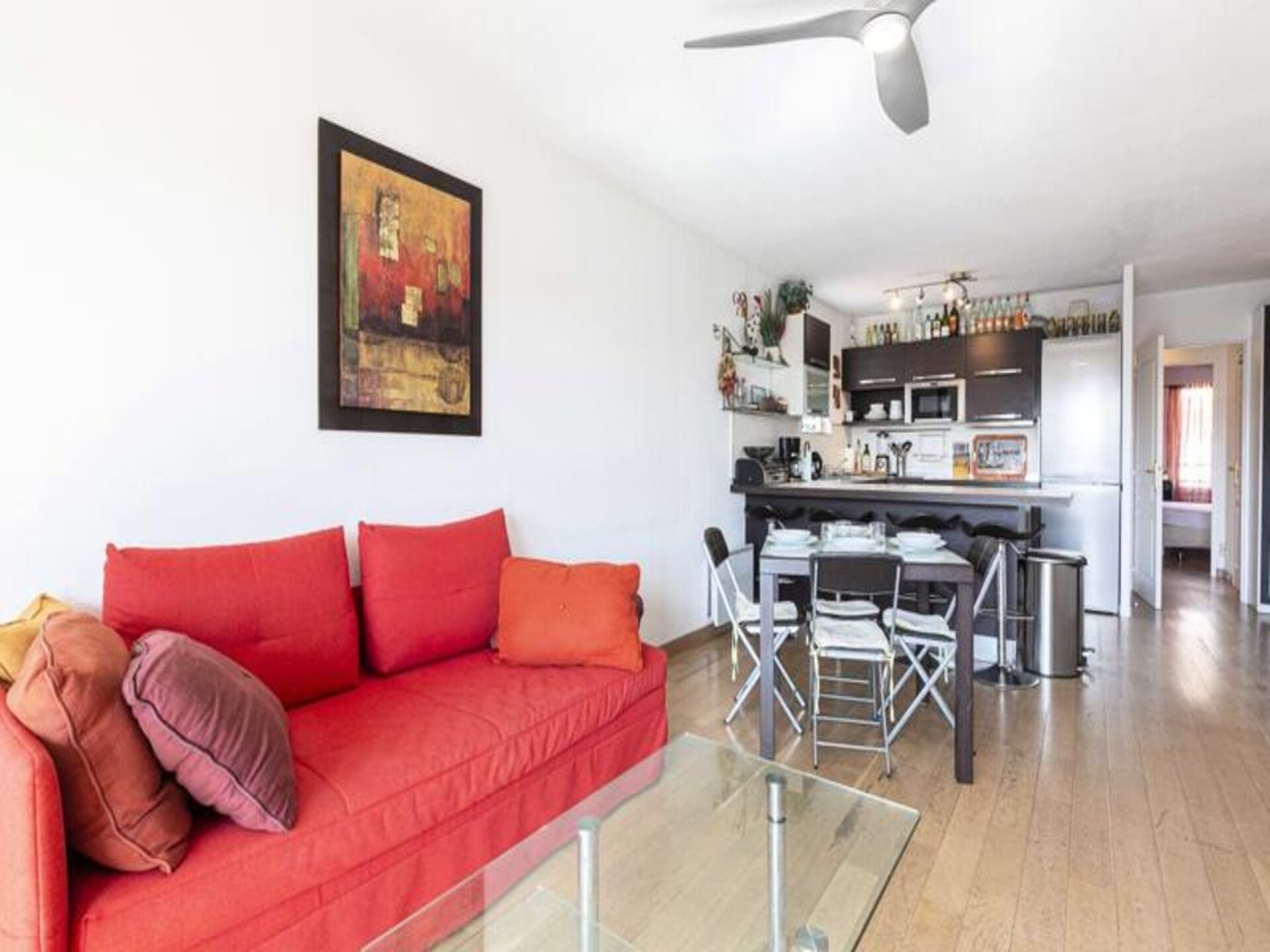 Licht appartement met terras en parking in het hart van Antibes - foto 4