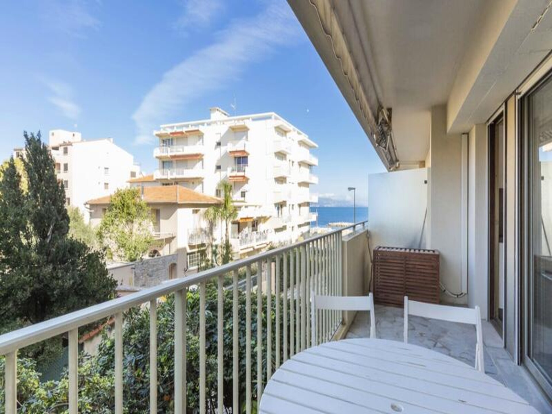 Appartement in Antibes met zeezicht, zwembad en terras op 100m van strand - foto 1