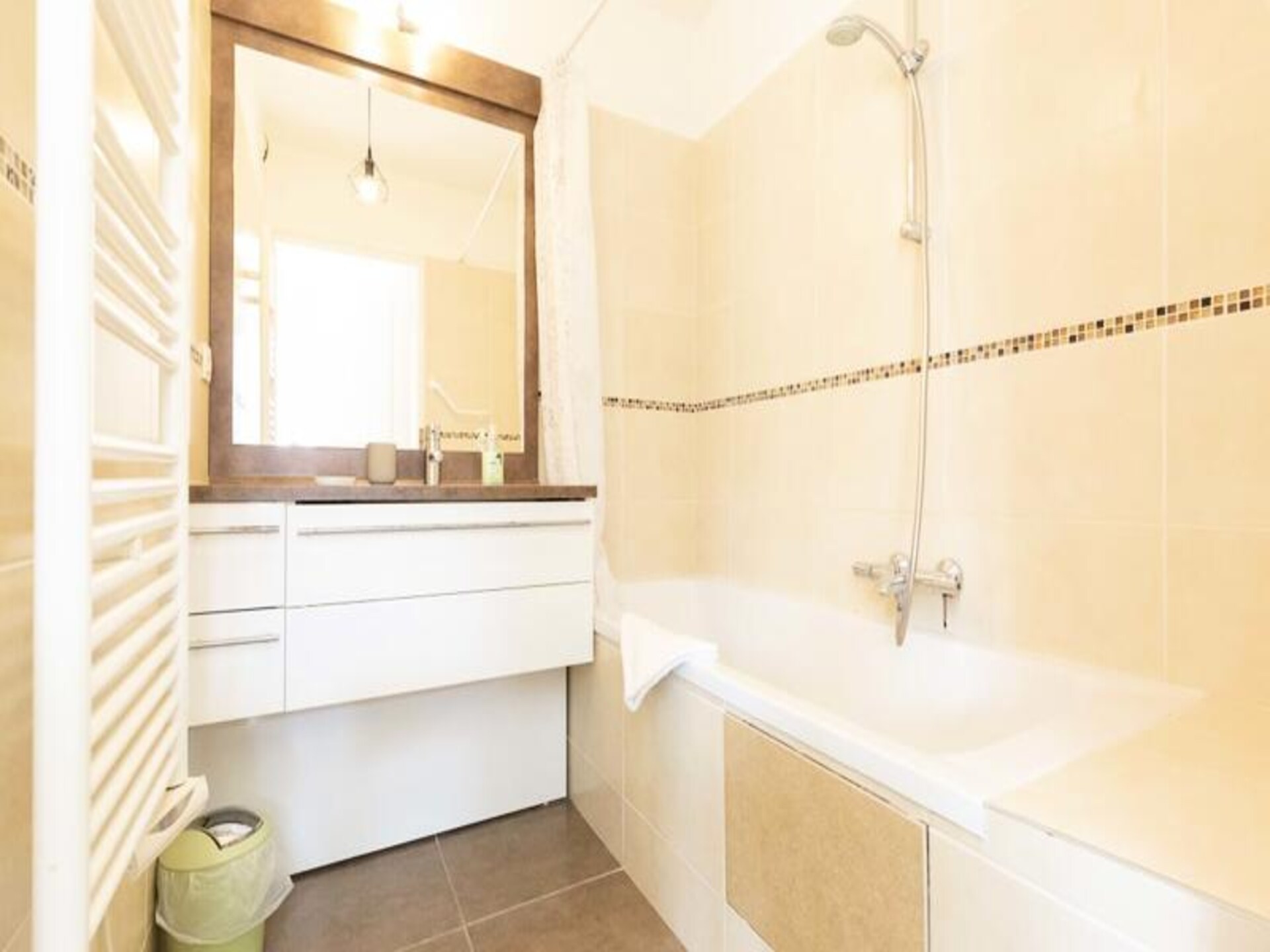 Licht appartement in hartje Antibes, vlak bij strand en Place de Gaulle - foto 10