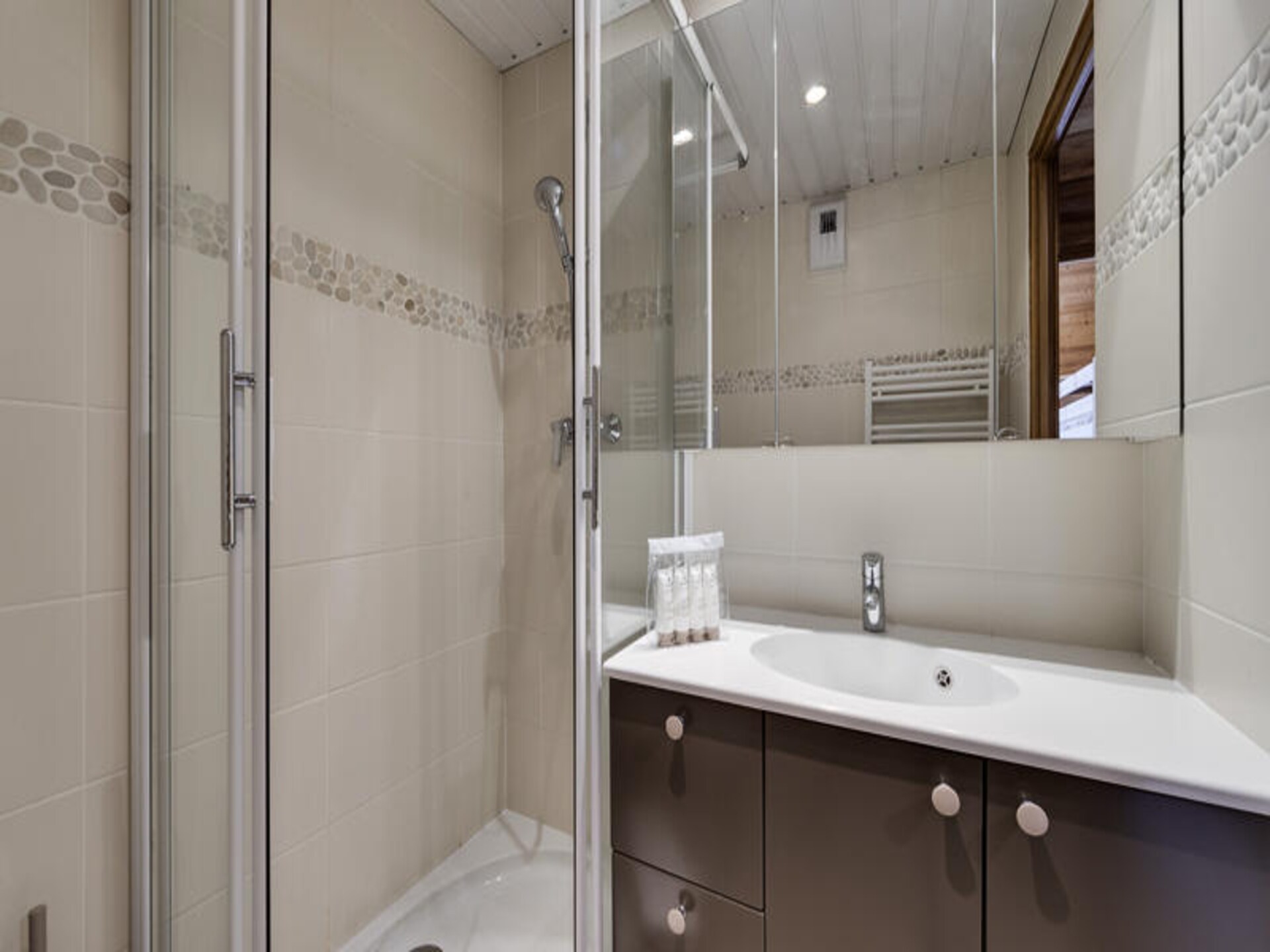 Ruim duplexappartement met balkon, direct aan de piste in Tignes Val Claret - foto 11