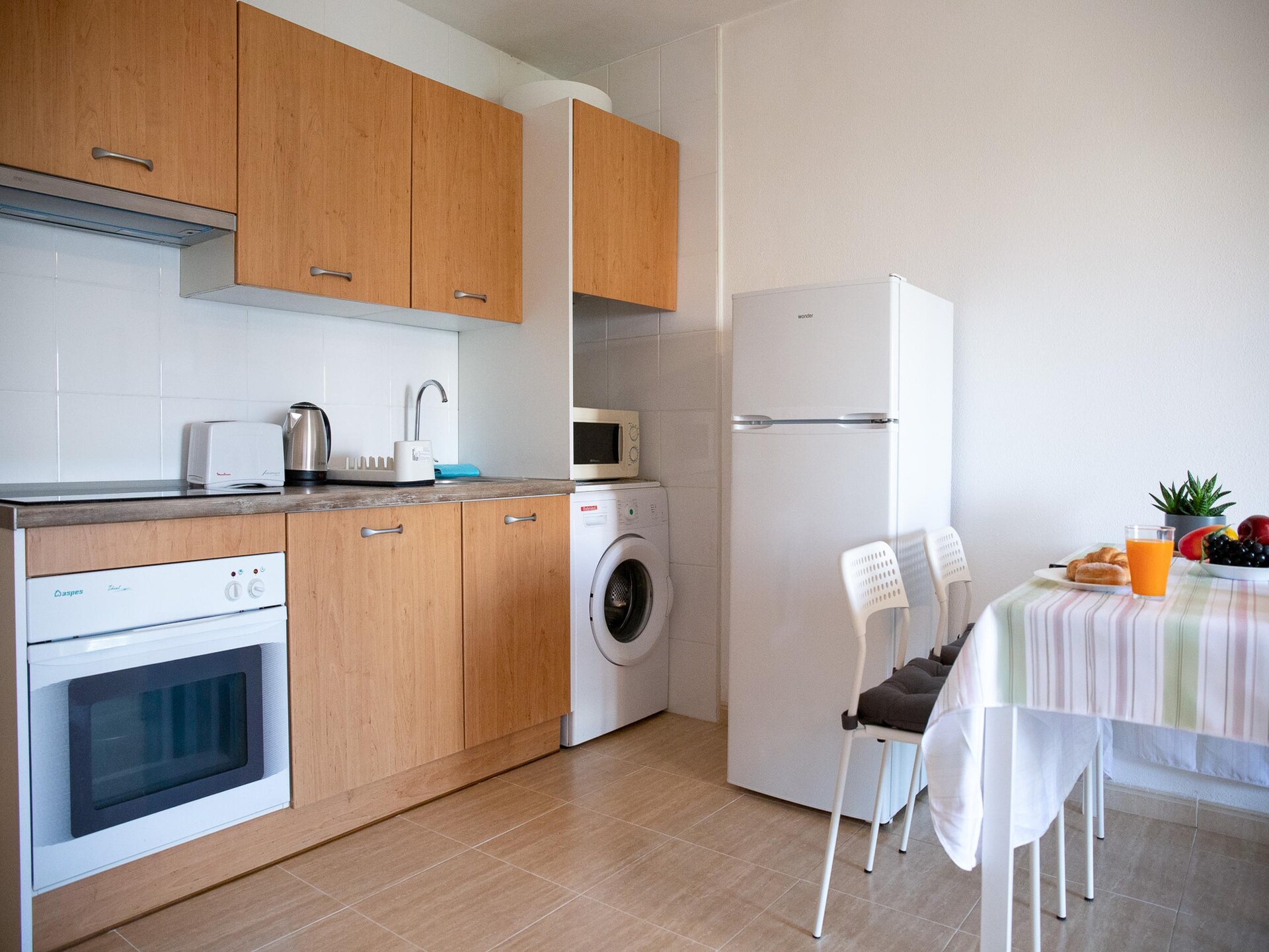 Licht appartement in Roquetas de Mar met zwembad, op 400m van het strand - foto 5