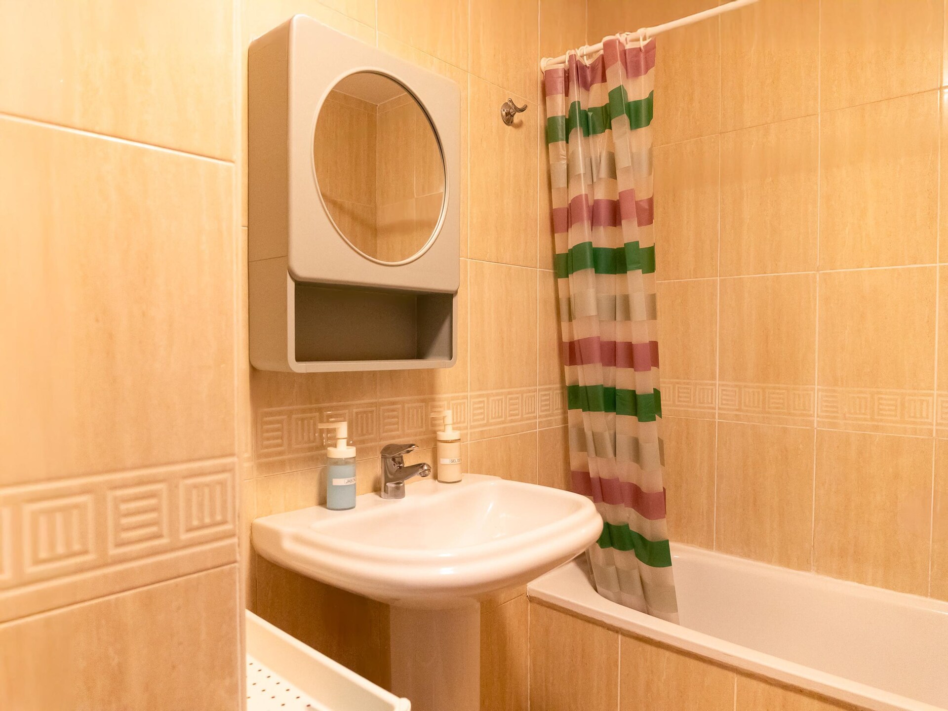 Licht appartement in Roquetas de Mar met zwembad, op 400m van het strand - foto 13