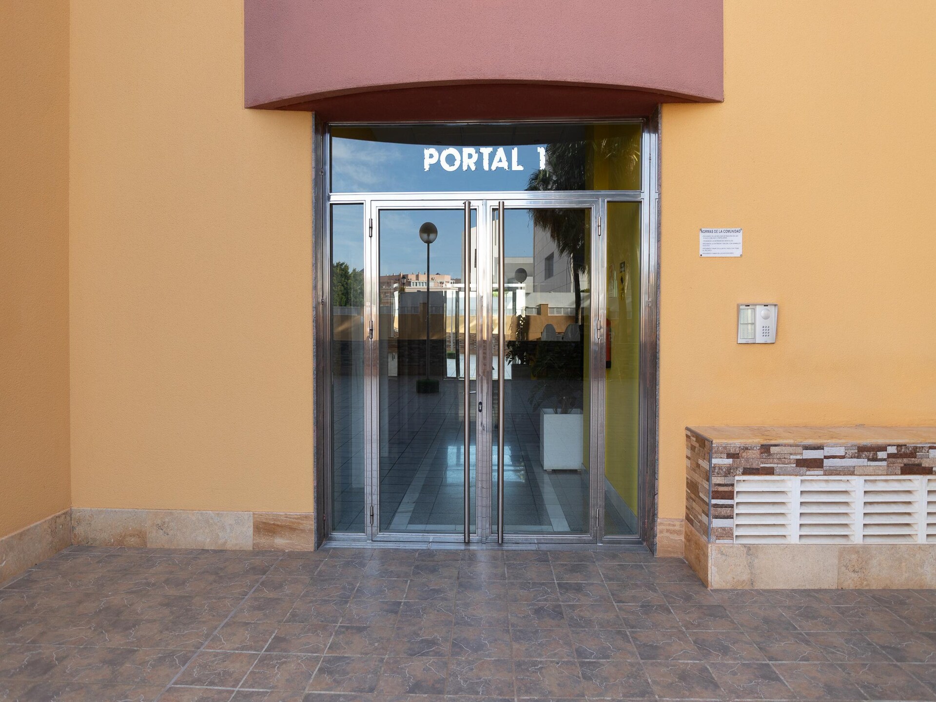 Licht appartement in Roquetas de Mar met zwembad, op 400m van het strand - foto 7