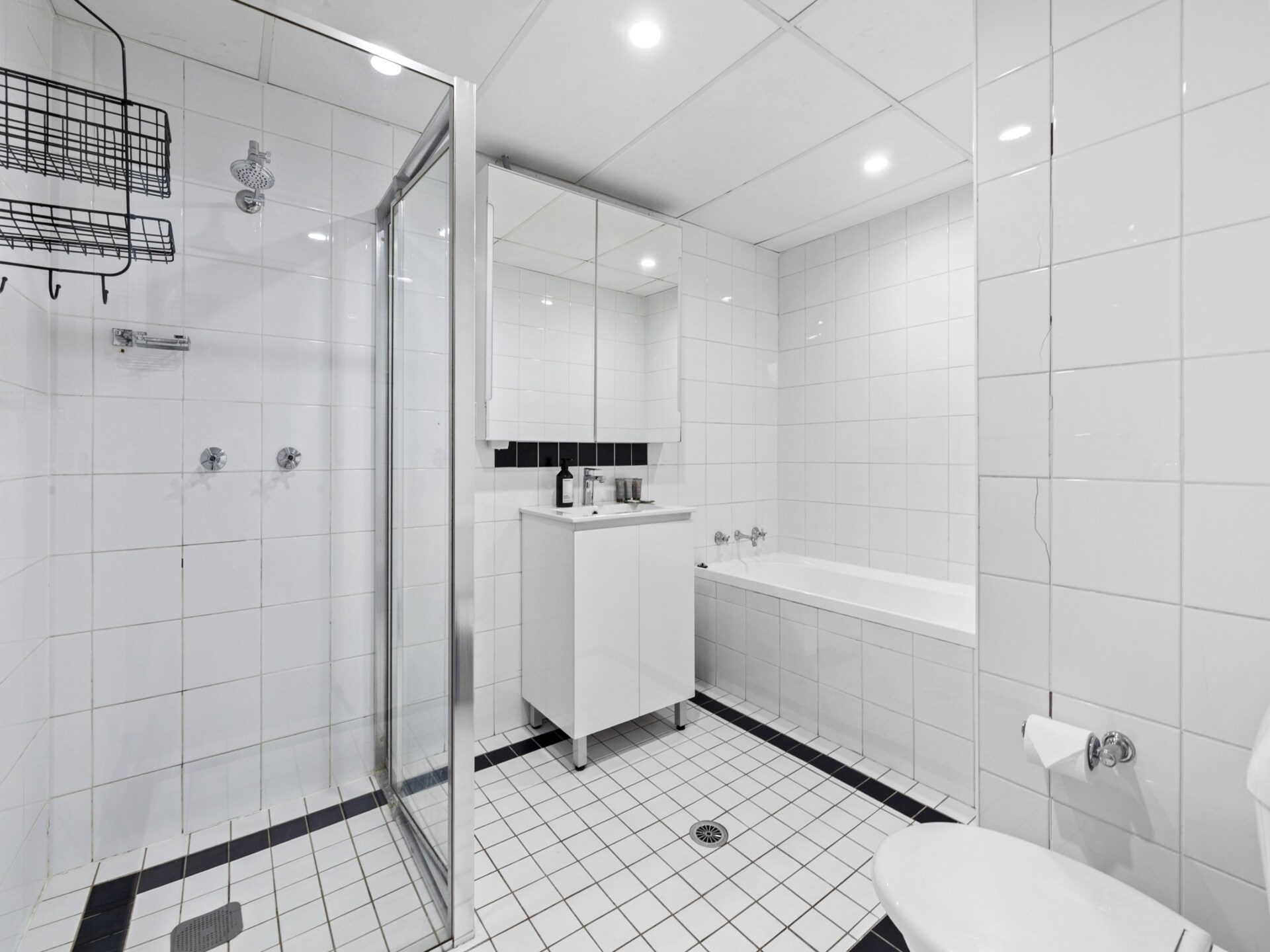 Licht appartement in Marrickville met balkon en parkeerplaats - foto 12