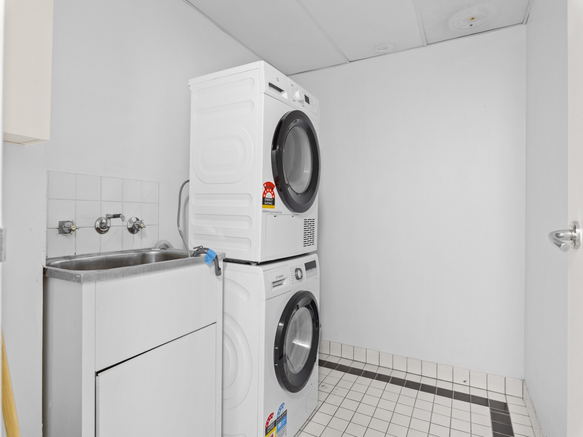 Licht appartement in Marrickville met balkon en parkeerplaats - foto 15