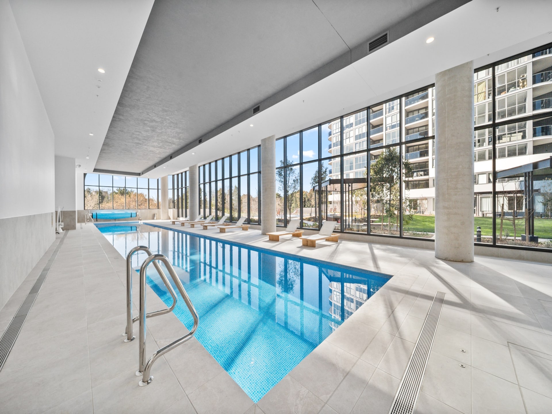 Modern appartement in centrum Phillip met binnenzwembad en gym - foto 10