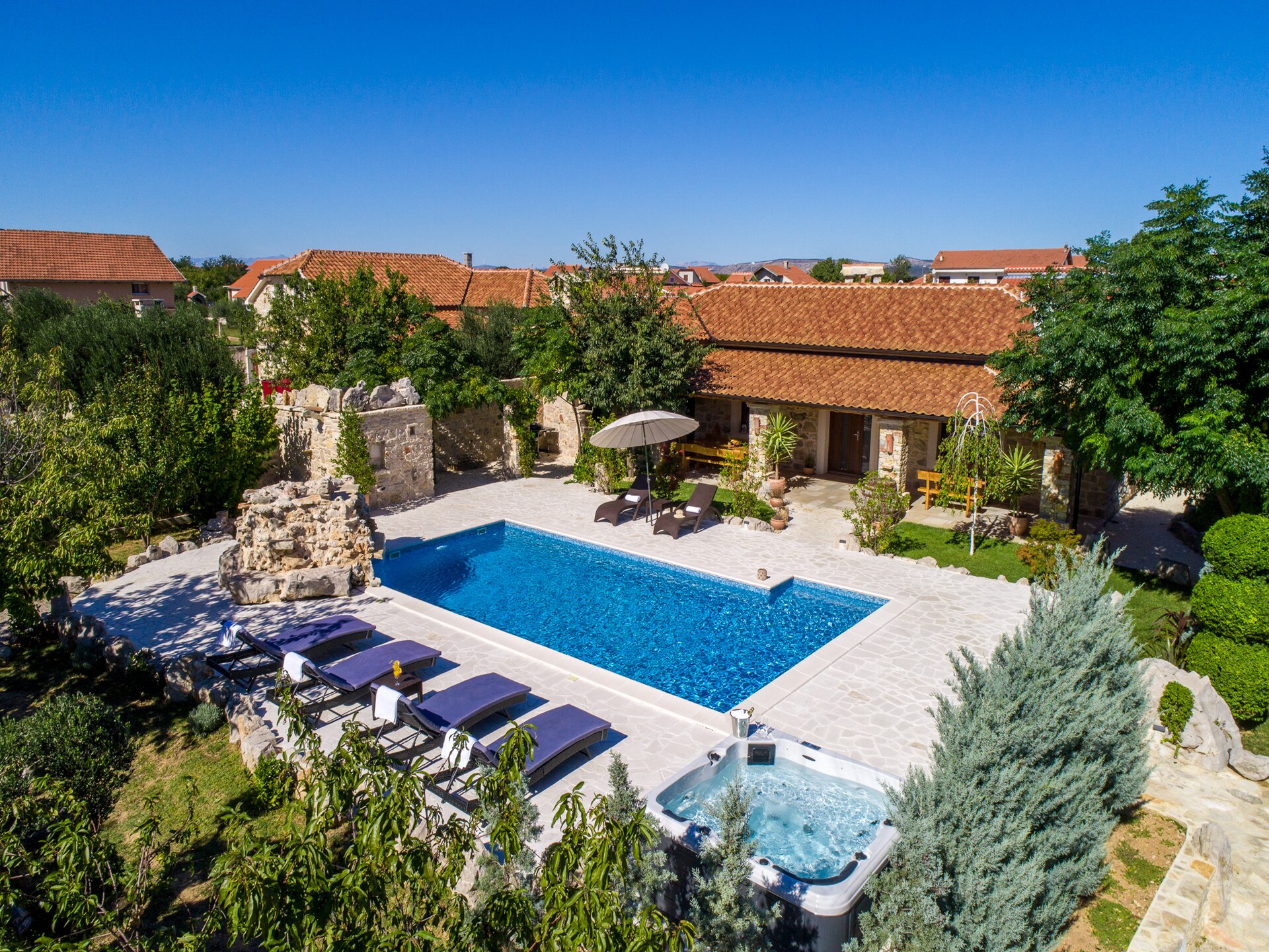 Villa Olea: Luxe groepsvakantie met verwarmd zwembad en wellness nabij Šibenik - foto 17