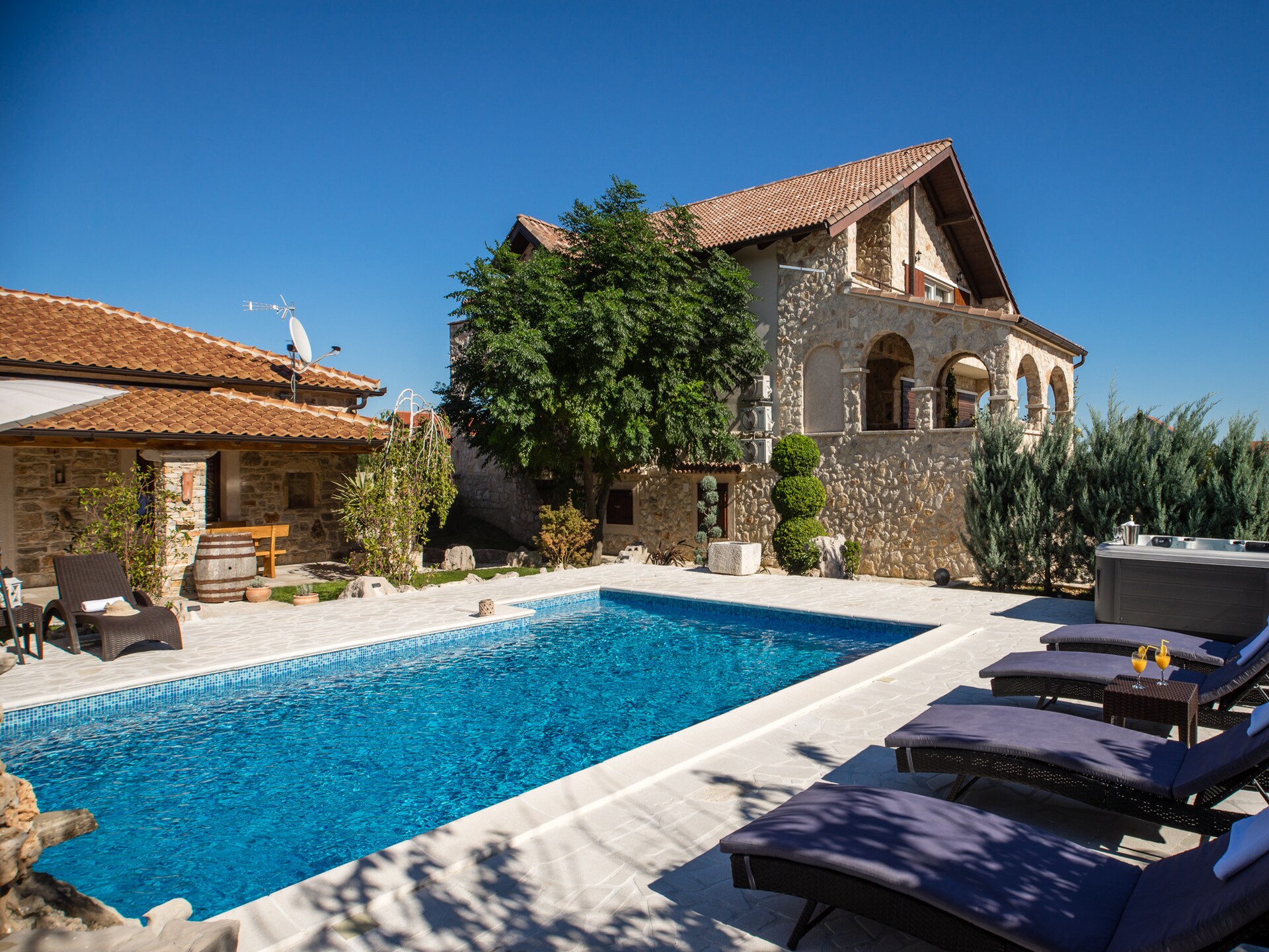 Villa Olea: Luxe groepsvakantie met verwarmd zwembad en wellness nabij Šibenik - foto 23