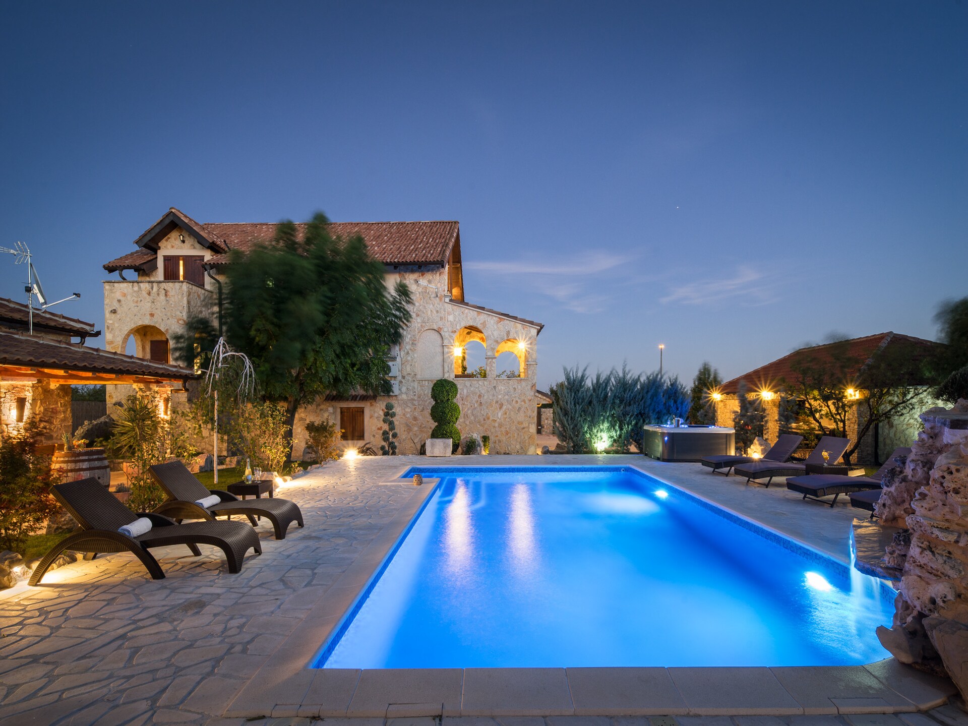 Villa Olea: Luxe groepsvakantie met verwarmd zwembad en wellness nabij Šibenik - foto 28