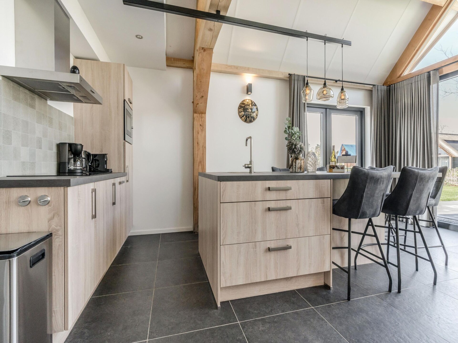 Luxe rietgedekte boerderij met vijverzicht in Baarle-Nassau - foto 4