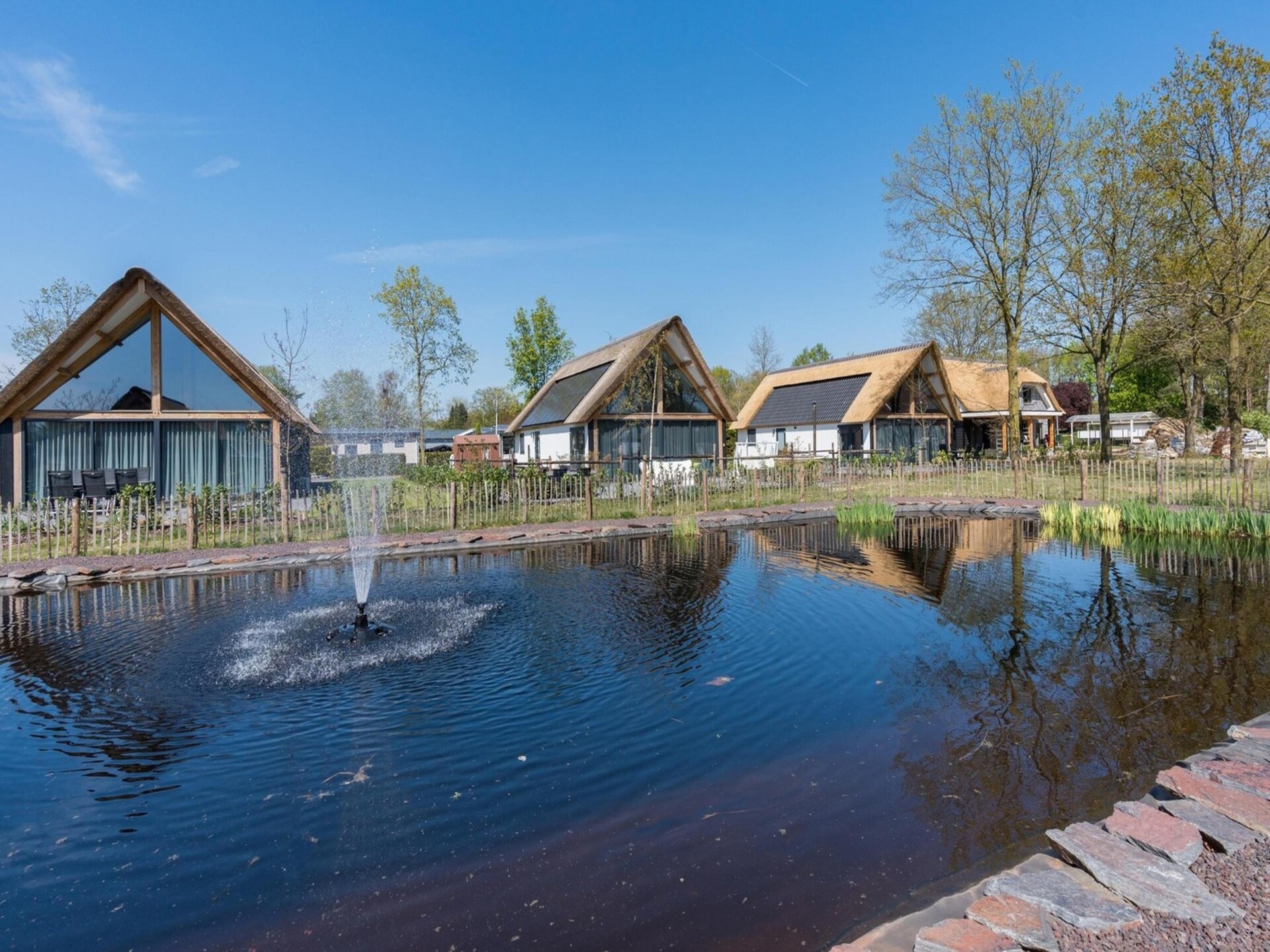 Luxe rietgedekte boerderij met vijverzicht in Baarle-Nassau - foto 21