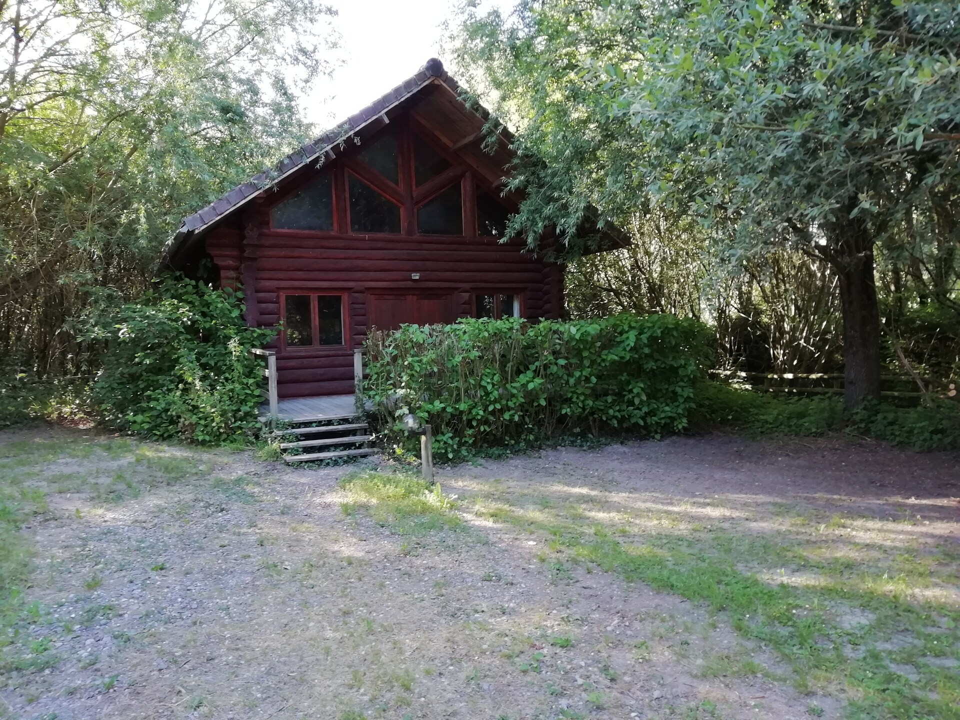 Vrijstaand houten chalet voor 6 personen op rustig landgoed bij de Sommebaai - foto 1