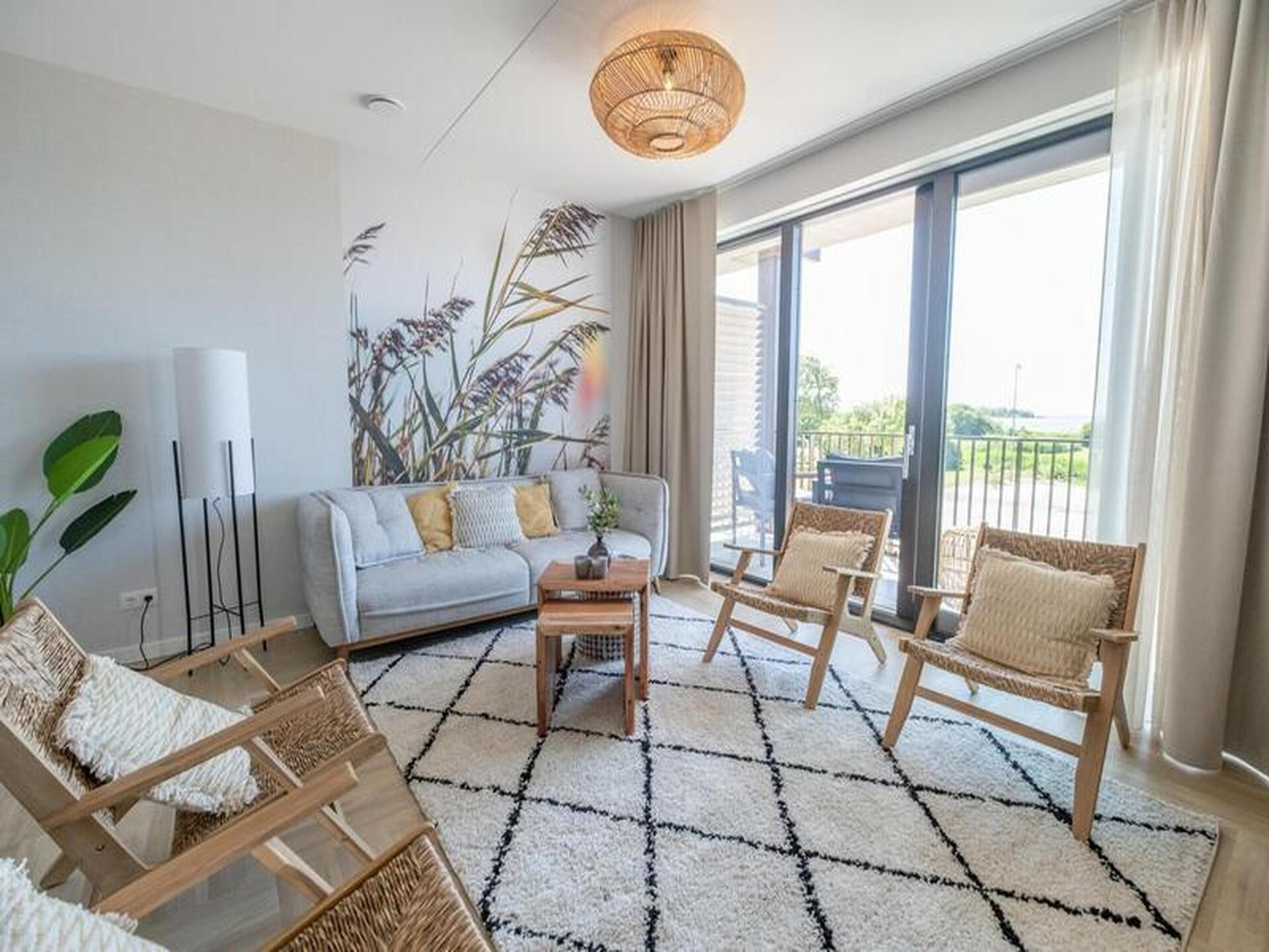 Stijlvol Appartement aan het IJsselmeer met Privésauna voor 8 Personen - foto 2