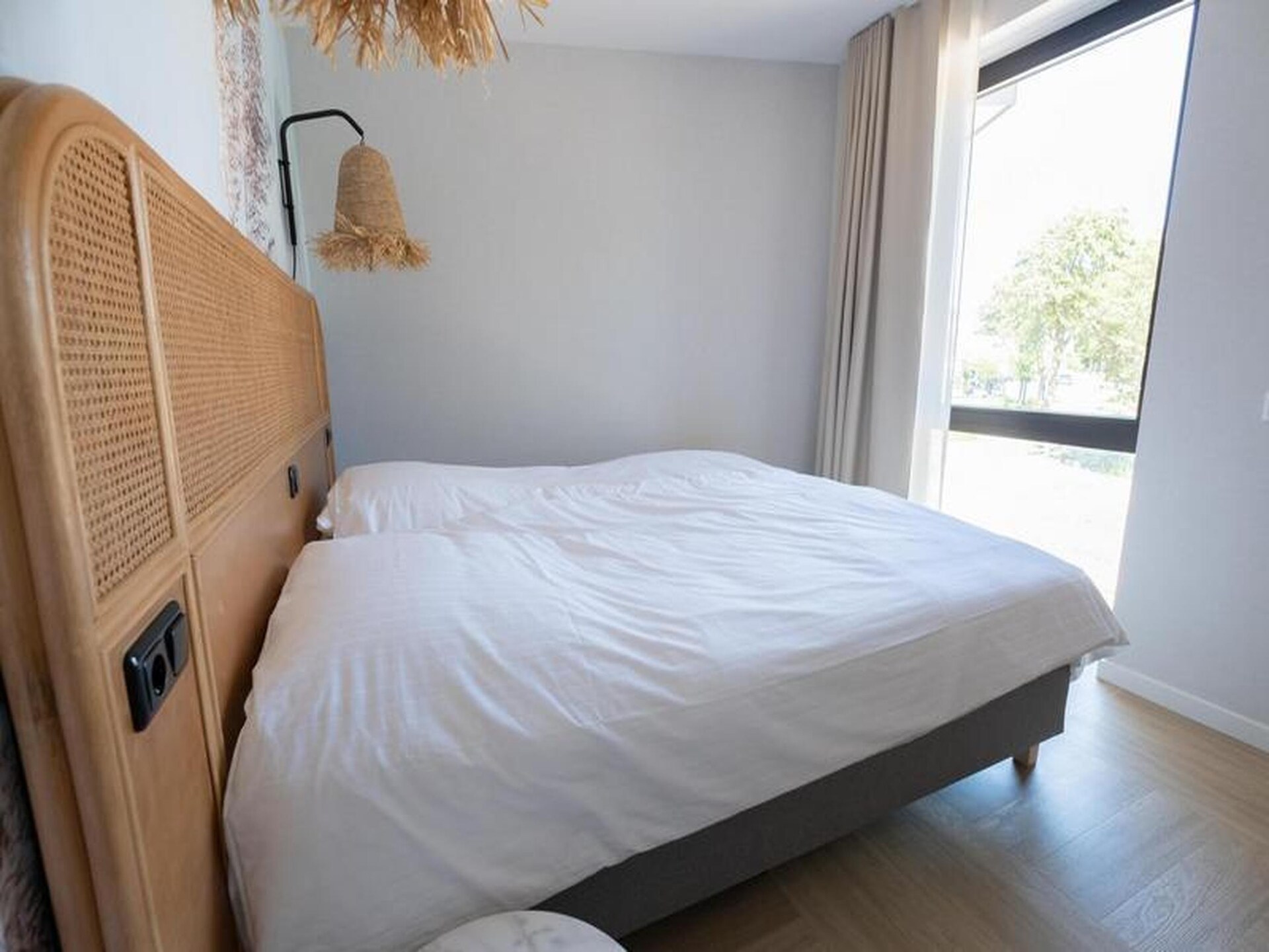 Stijlvol Appartement aan het IJsselmeer met Privésauna voor 8 Personen - foto 12
