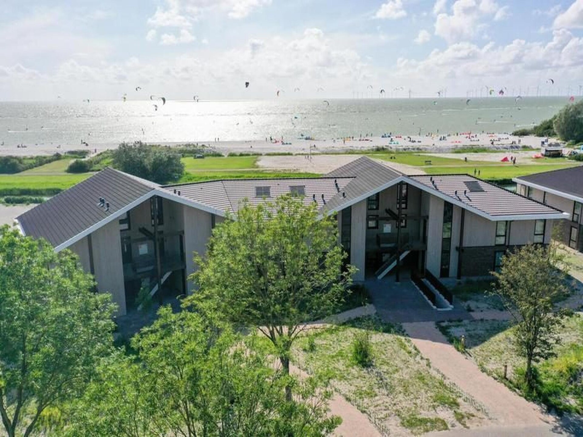 Luxe appartement aan het strand van Workum met sauna en waterzicht - foto 8