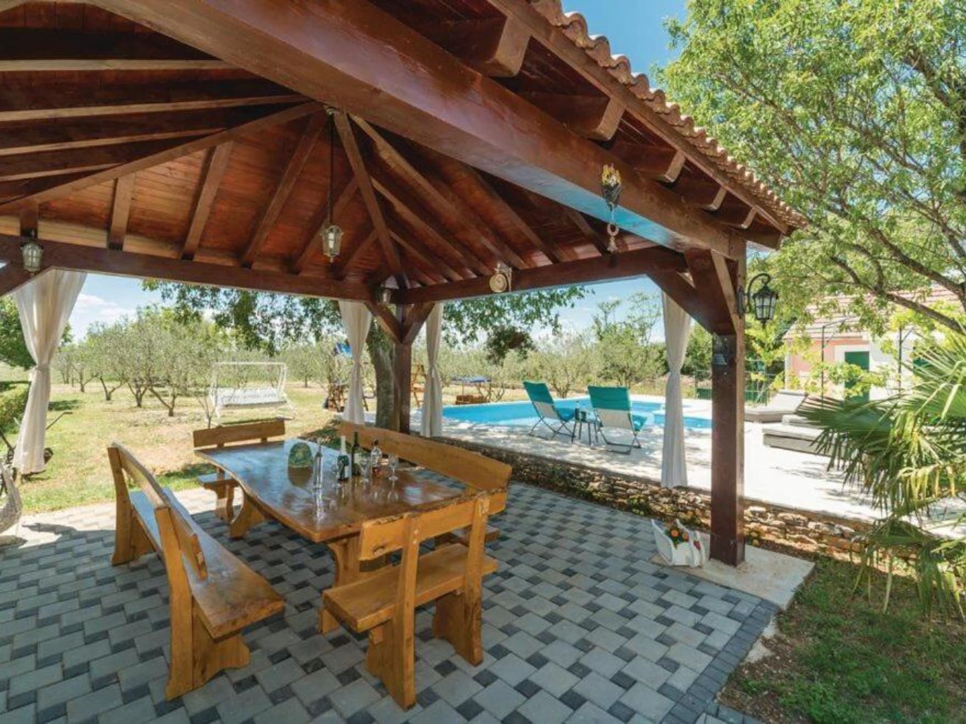 Ruim vakantiehuis met zwembad voor 6 personen in Drniš - foto 16