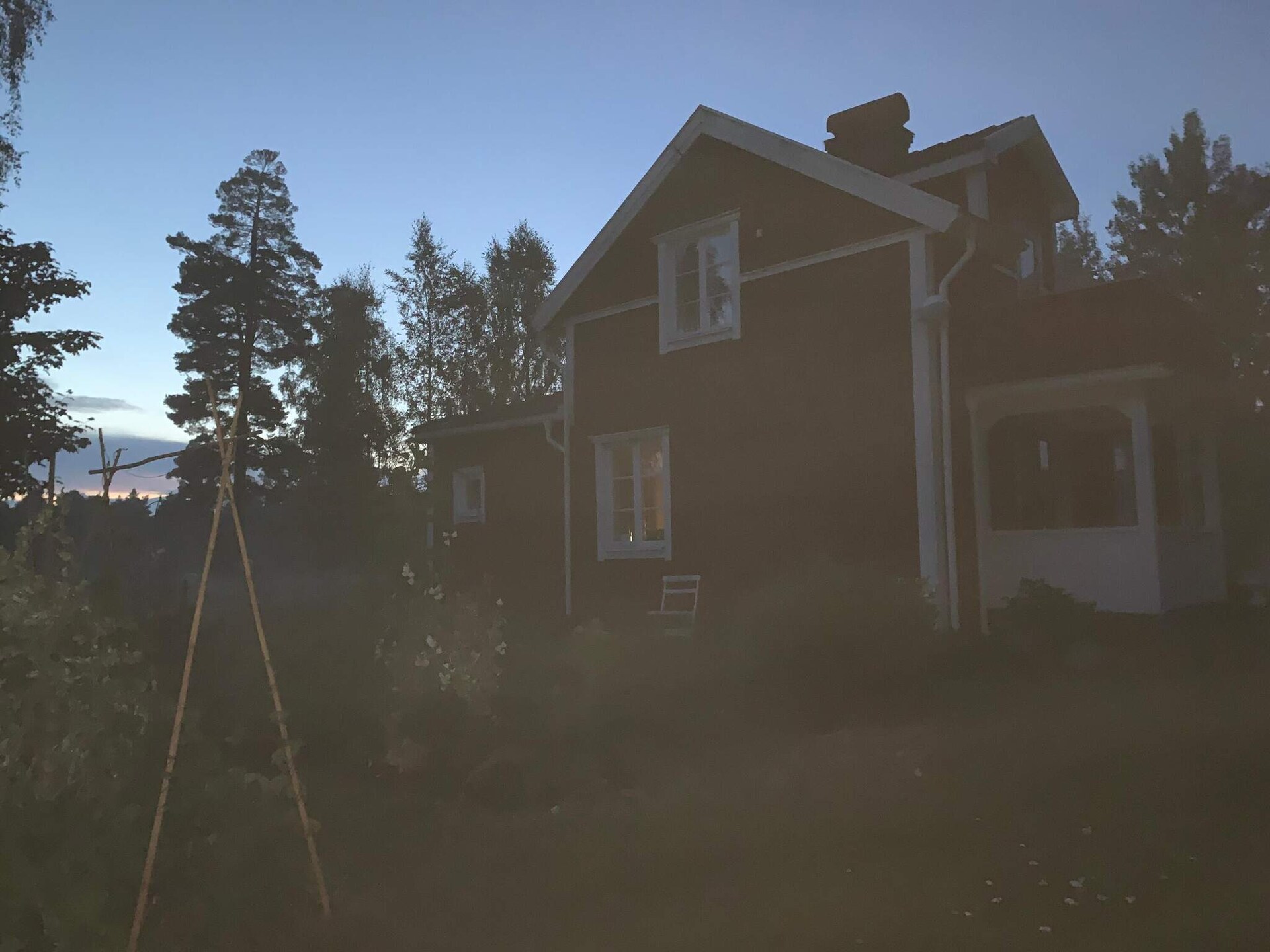 Charmant vakantiehuis bij meer in Småland met grote tuin - foto 19