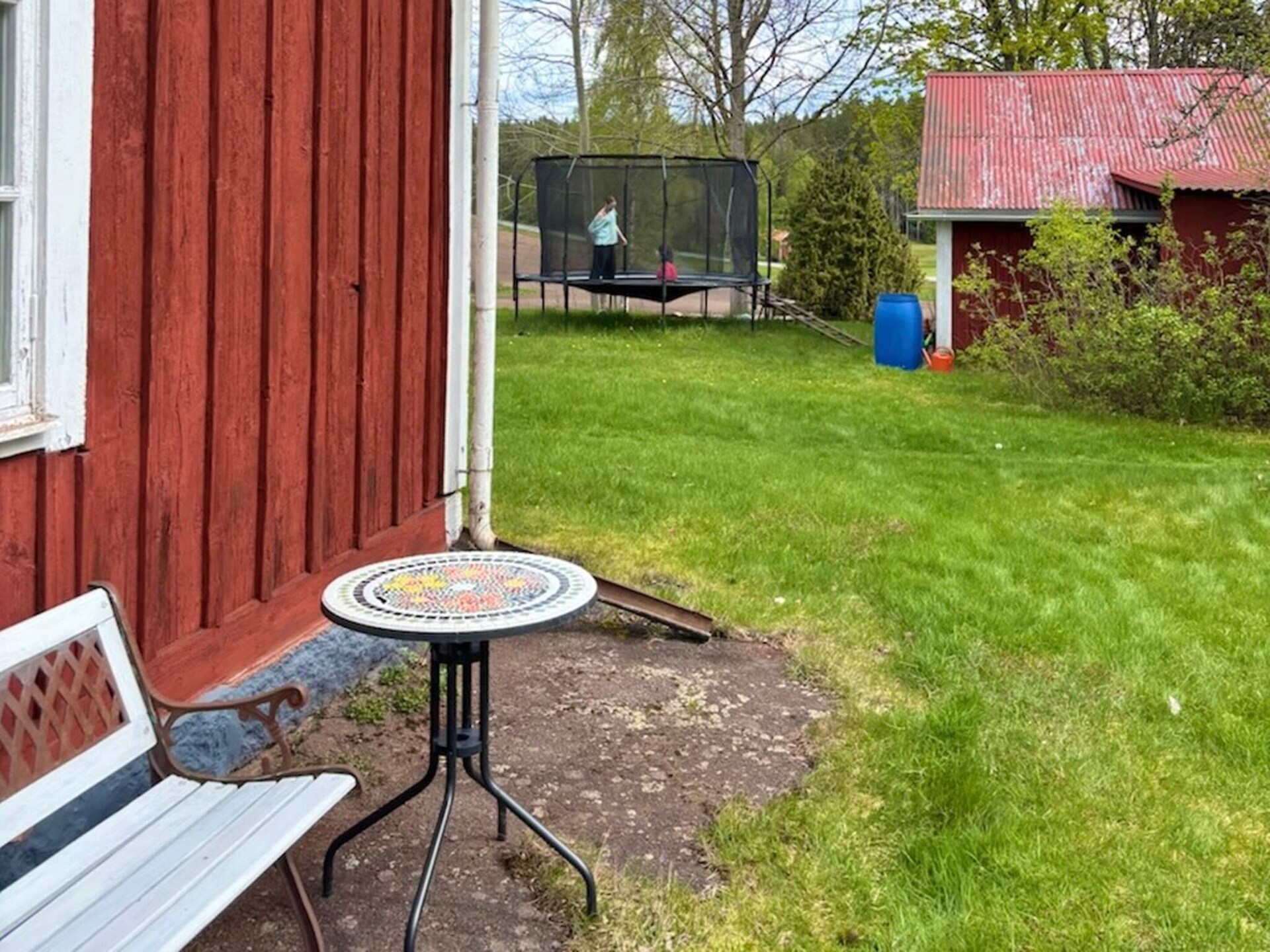 Charmant vakantiehuis bij meer in Småland met grote tuin - foto 13