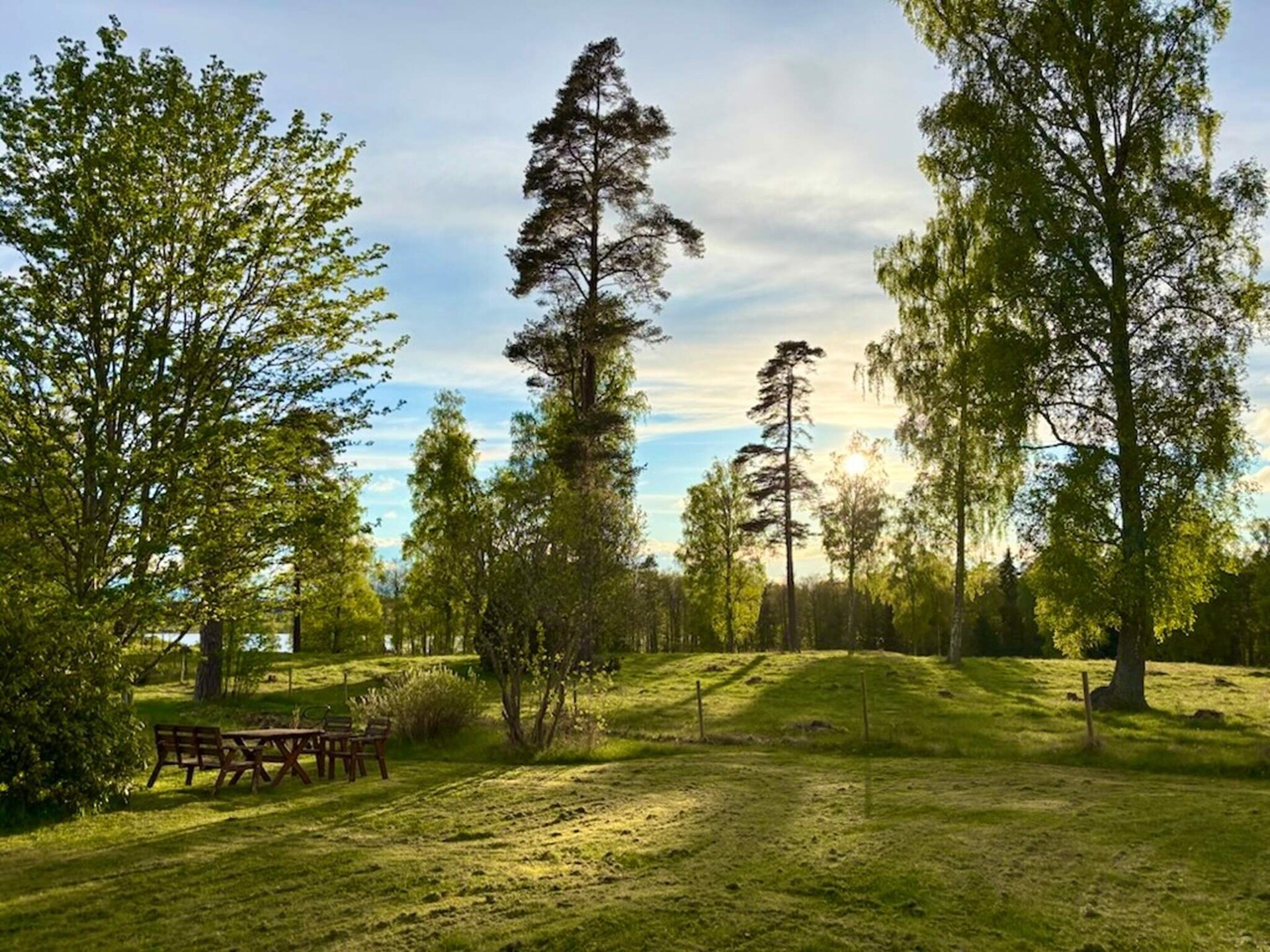 Charmant vakantiehuis bij meer in Småland met grote tuin - foto 14