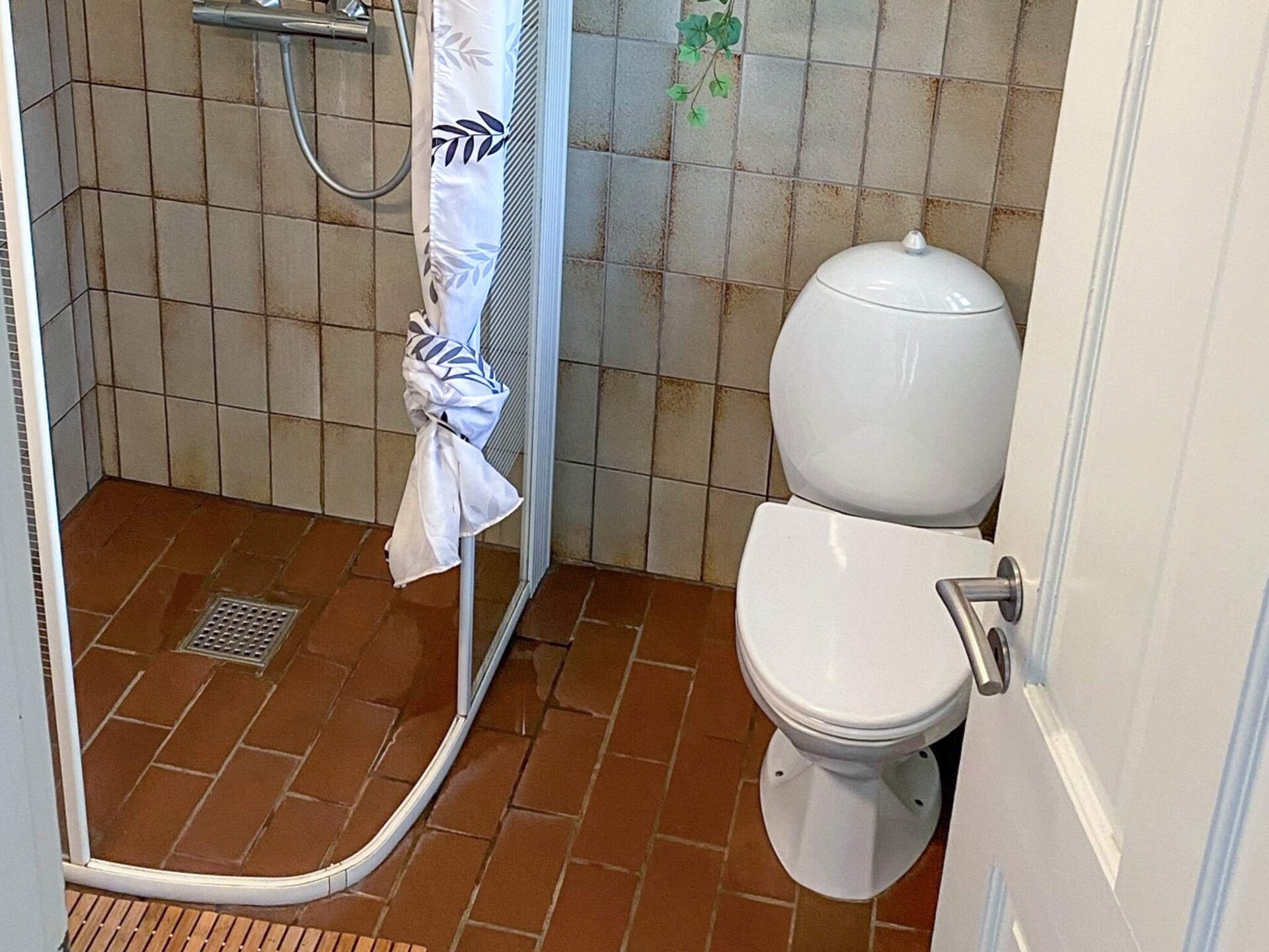 Ruim vakantiehuis met hottub en apart gastenverblijf aan de golfbaan bij Aakirkeby - foto 24