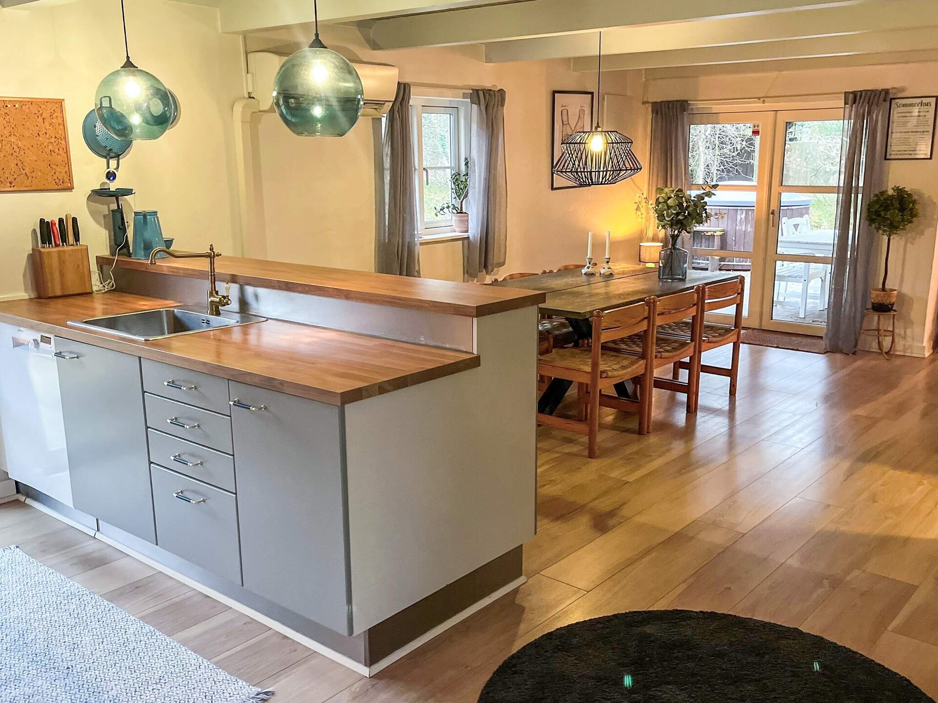 Ruim vakantiehuis met hottub en apart gastenverblijf aan de golfbaan bij Aakirkeby - foto 11