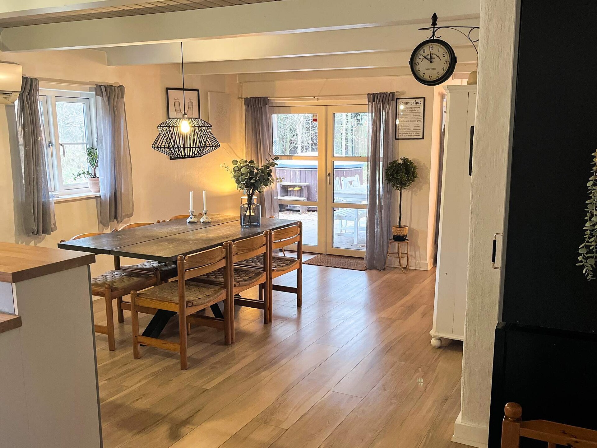 Ruim vakantiehuis met hottub en apart gastenverblijf aan de golfbaan bij Aakirkeby - foto 15
